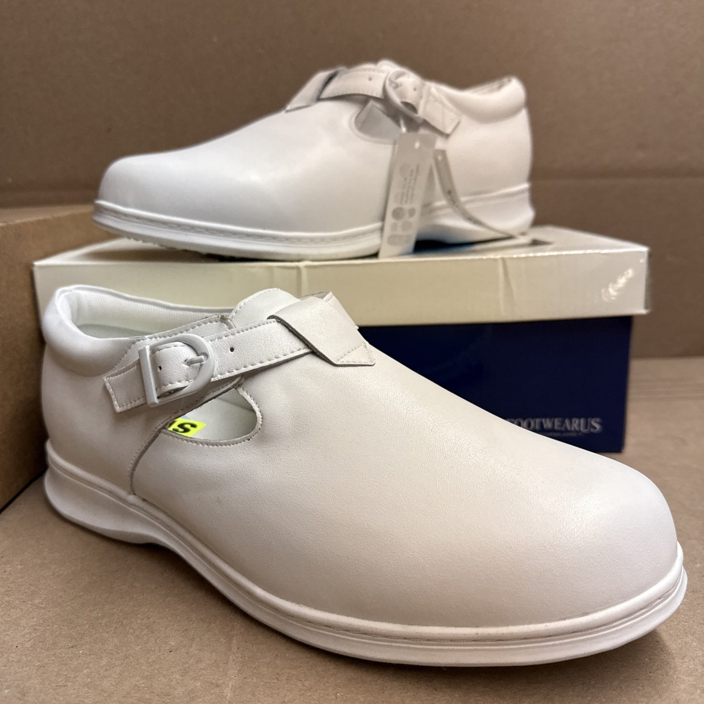 24 HOUR COMFORT Willa Women's Wide Width Leather Shoes size 11 nurse