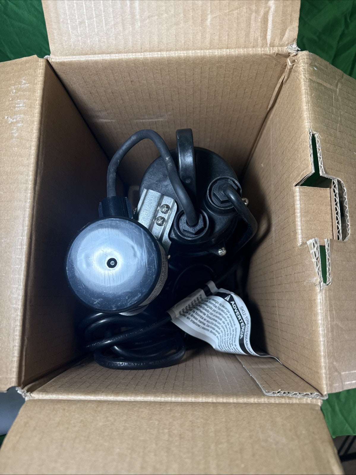 Everbilt 1/4 HP Aluminum Submersible Sump Pump Vertical Switch New Open Box