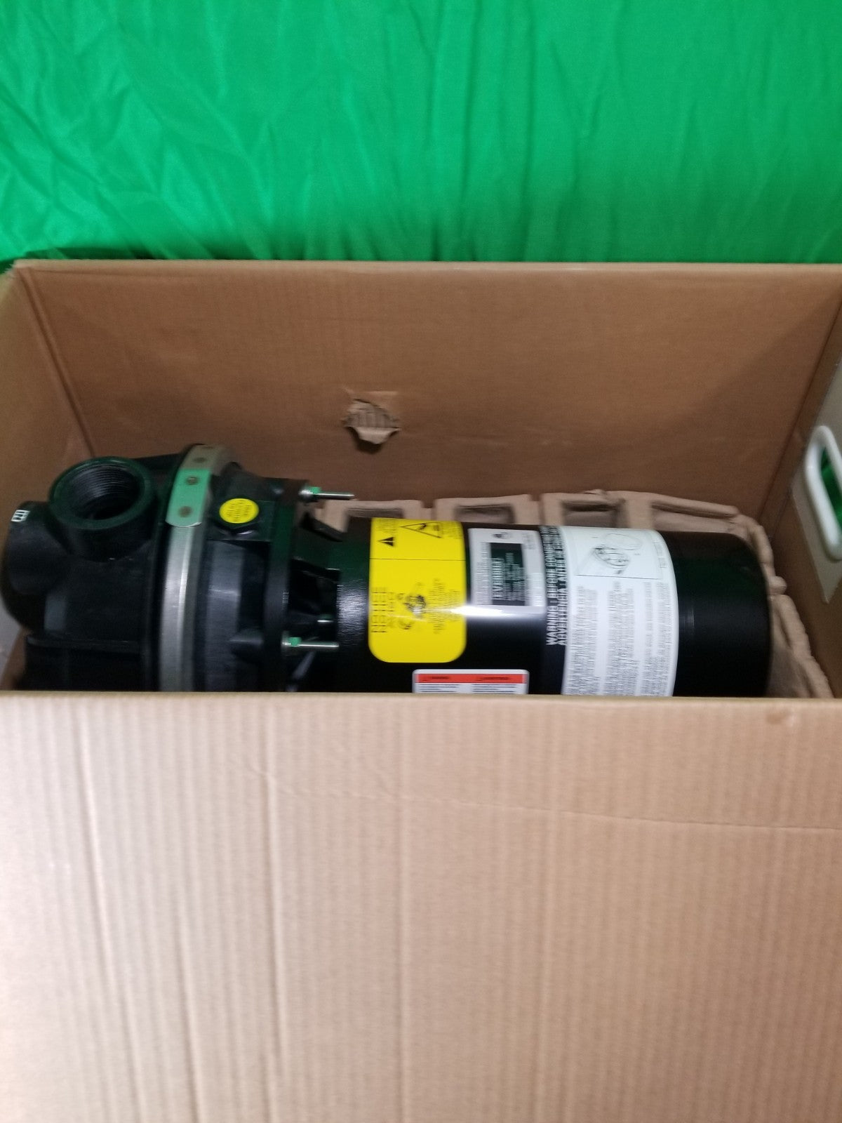 Everbilt Lawn Irrigation Pump Plastic 1-1/2HP HDLS15P NEW Small Dent See Picture