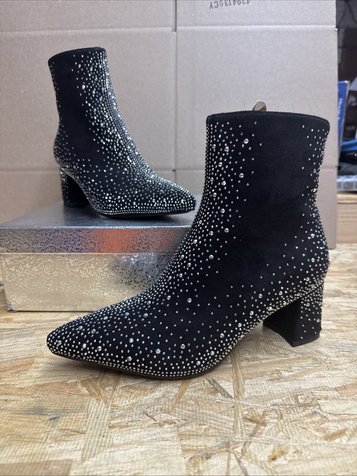 Women’s sparkly rhinestone block heel ankle bootie black suede sidezipper Size 8