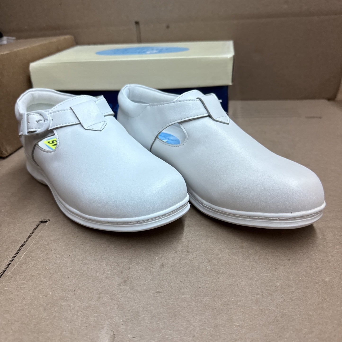 24 HOUR COMFORT Willa Women's Wide Width Leather Shoes size 6.5 nurse