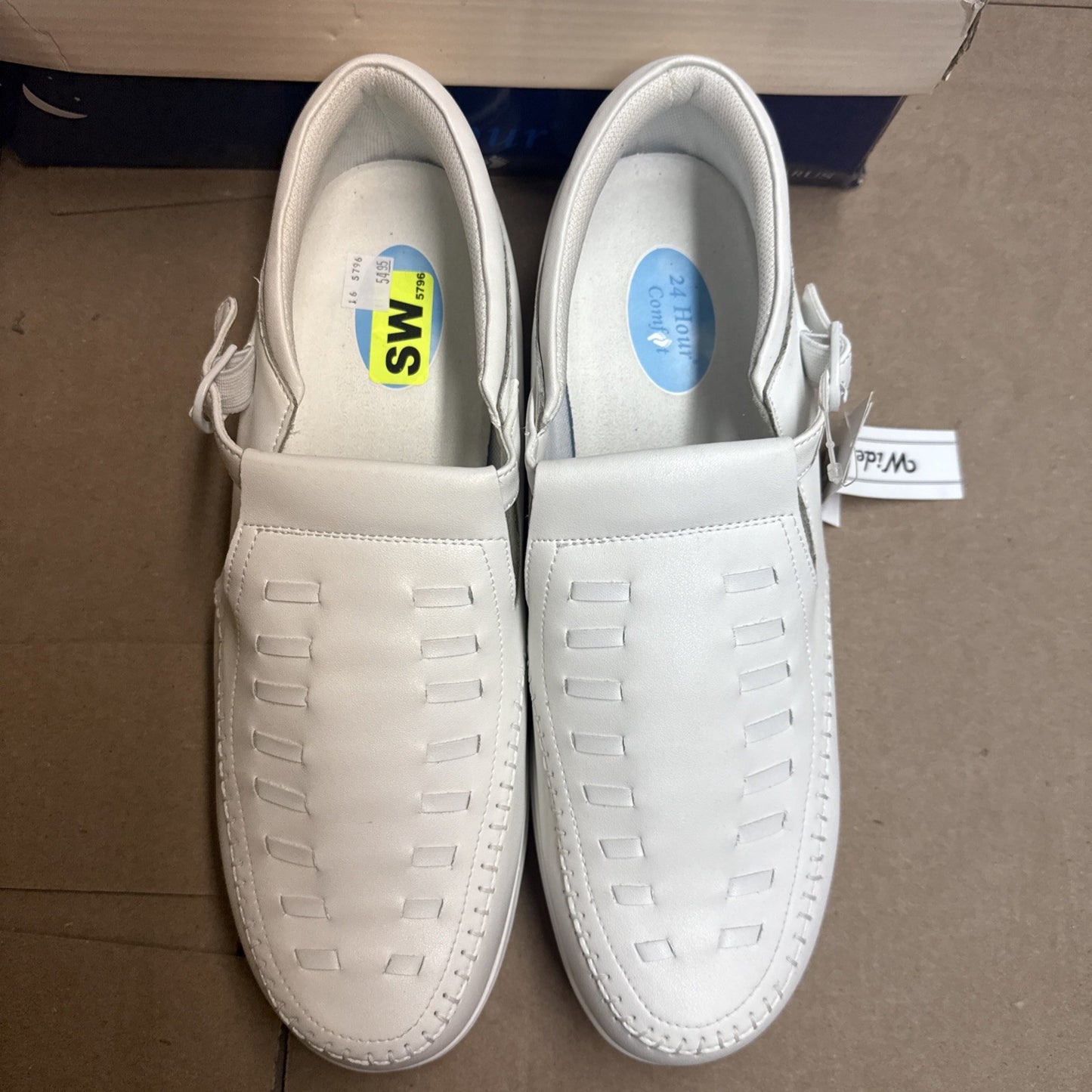 24 HOUR COMFORT Chloe Women's 10.5 WideWidth Moccasin Design Leather Shoes Nurse