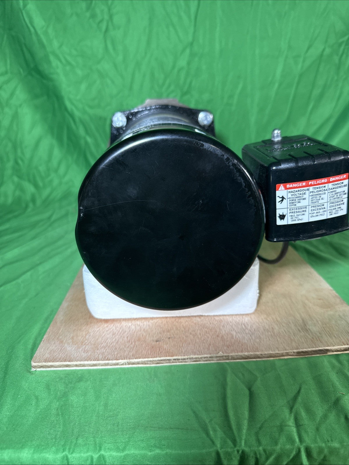 1/2 HP Convertible Deep Well Jet Pump See Pictures Small Dent Back Cover Tested