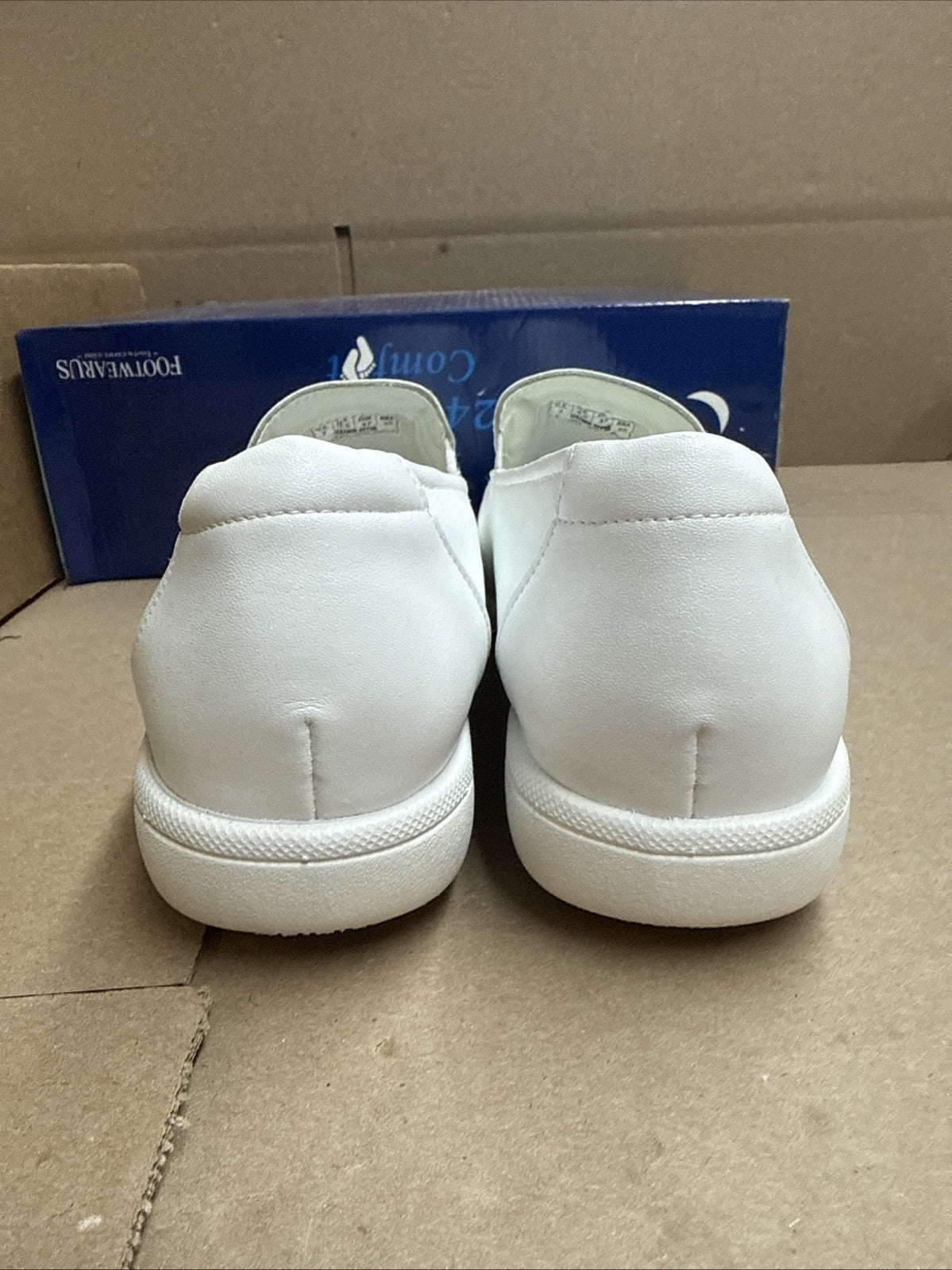 24 HOUR COMFORT Lila Women's 7 Wide Width Leather Slip-On Loafers Nurse