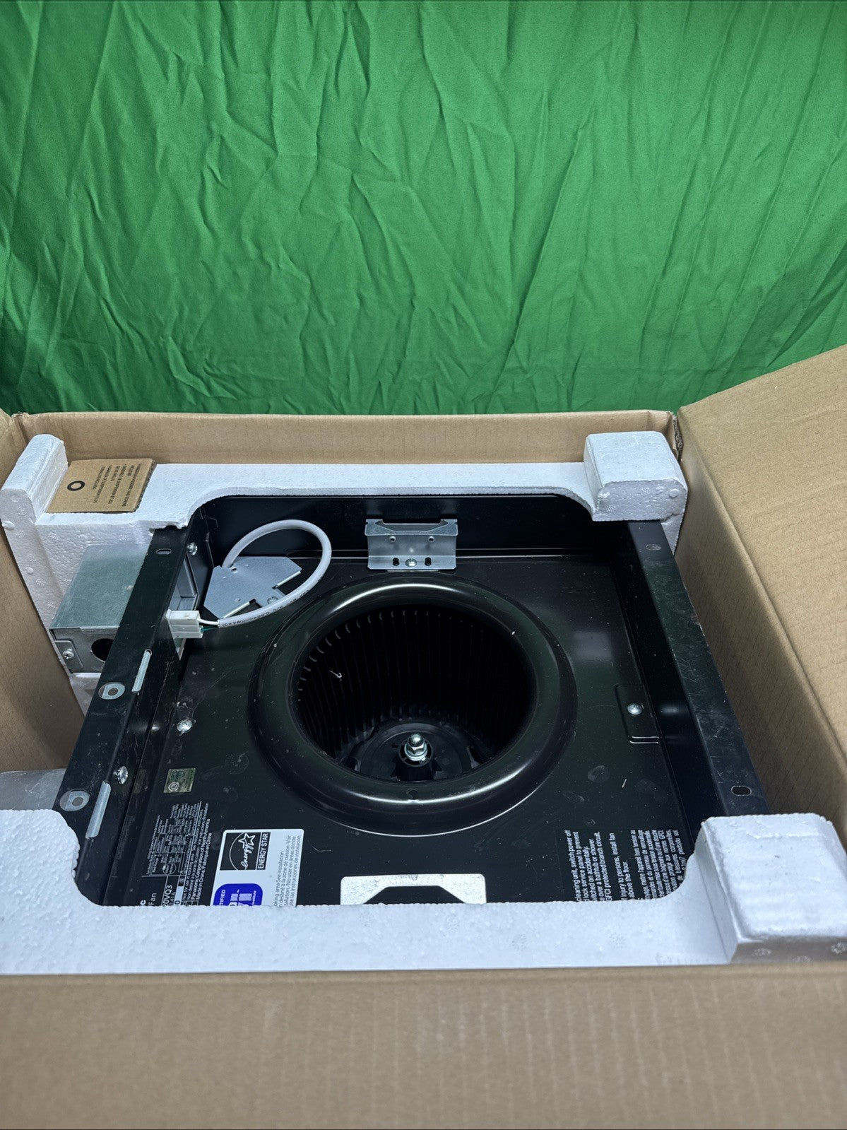 Panasonic WhisperCeiling 190 CFM Ceiling Bathroom Exhaust Fan FV-20VQ3 WHITE