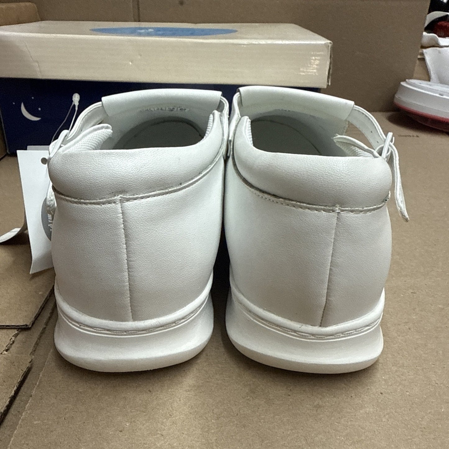 24 HOUR COMFORT Chloe Women's 10.5 WideWidth Moccasin Design Leather Shoes Nurse