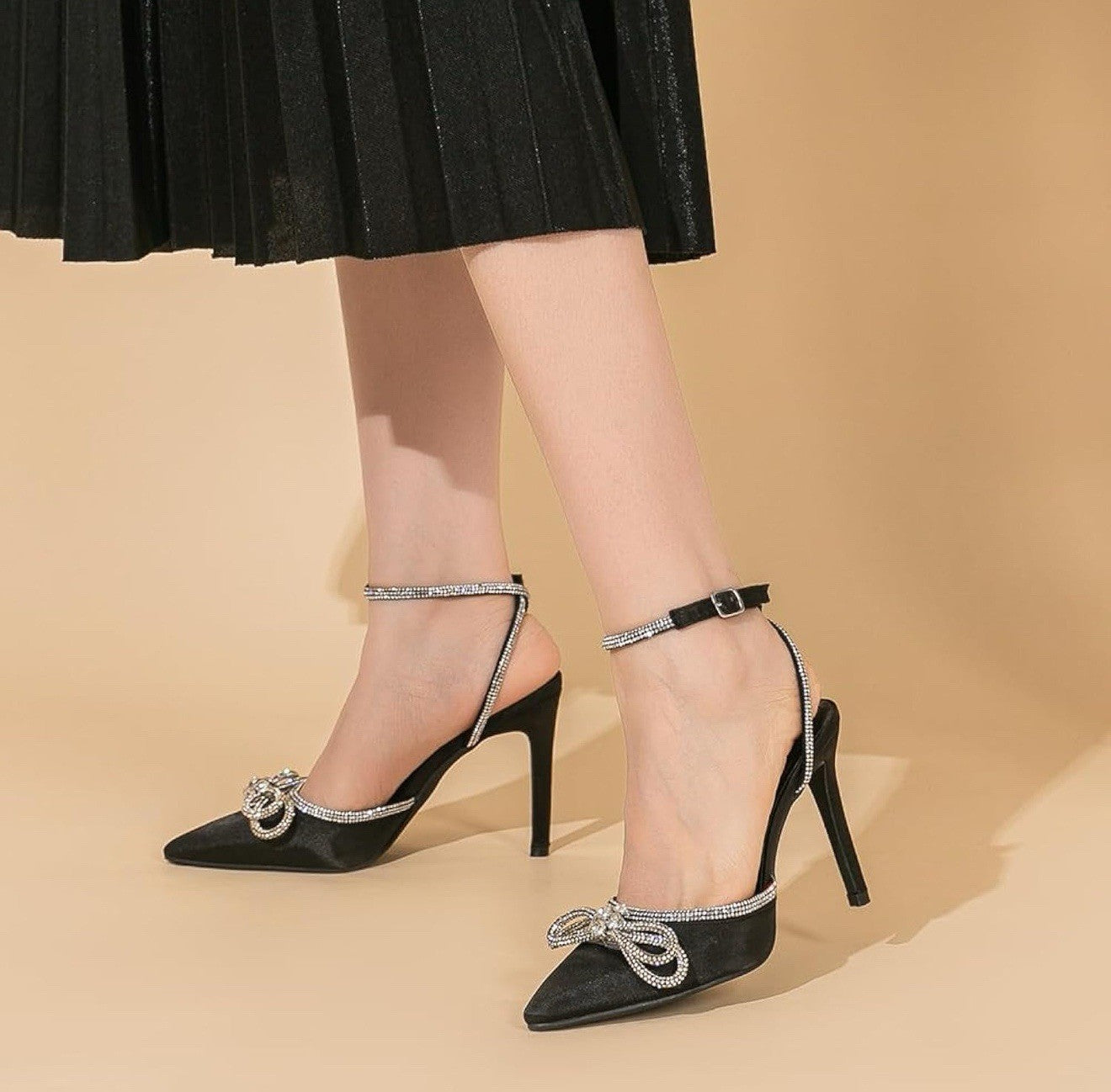 AMOJI women’s Size 6 Stiletto rhinestone high heel 4” pump ankle strap