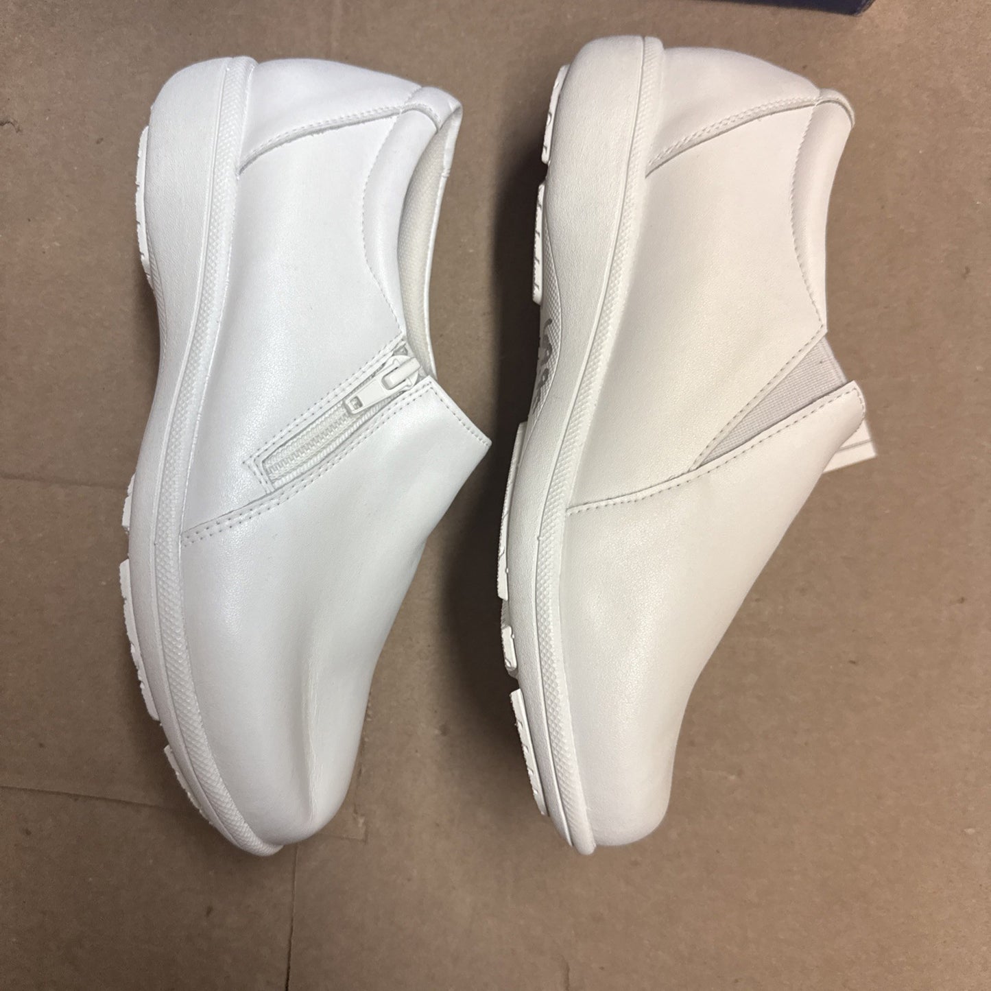 24 HOUR COMFORT Ester Women's 6 Wide Width Slip-On Leather Loafers Nurse