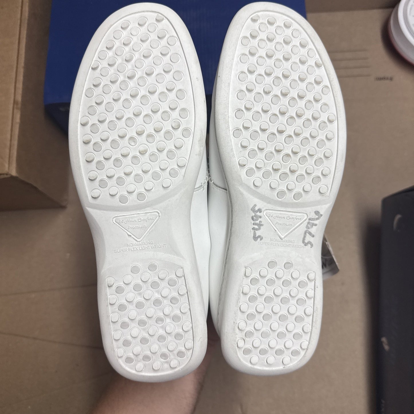 24 HOUR COMFORT Chloe Women's 7 Wide Width Moccasin Design Leather Shoes Nurse