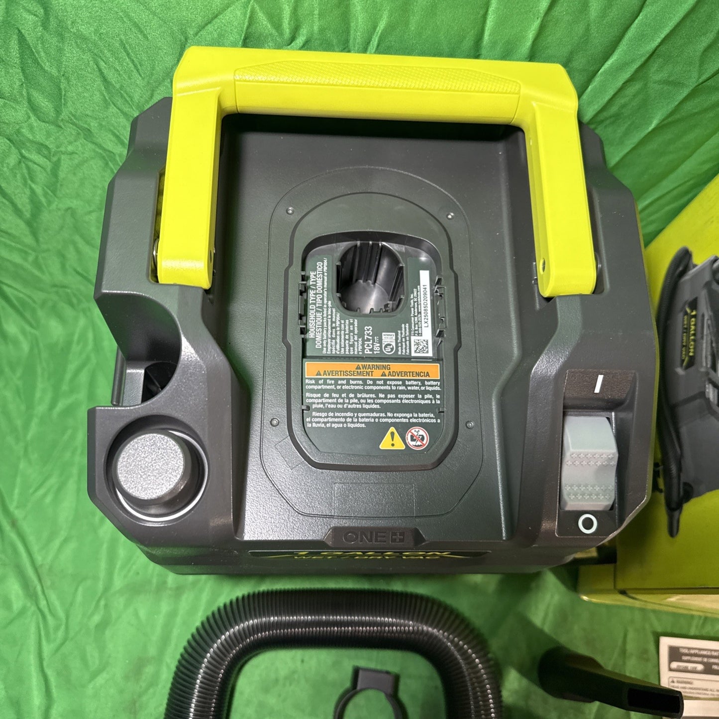RYOBI 18V Cordless 1 Gal. Wet/Dry Vacuum TOOL ONLY PCL733B