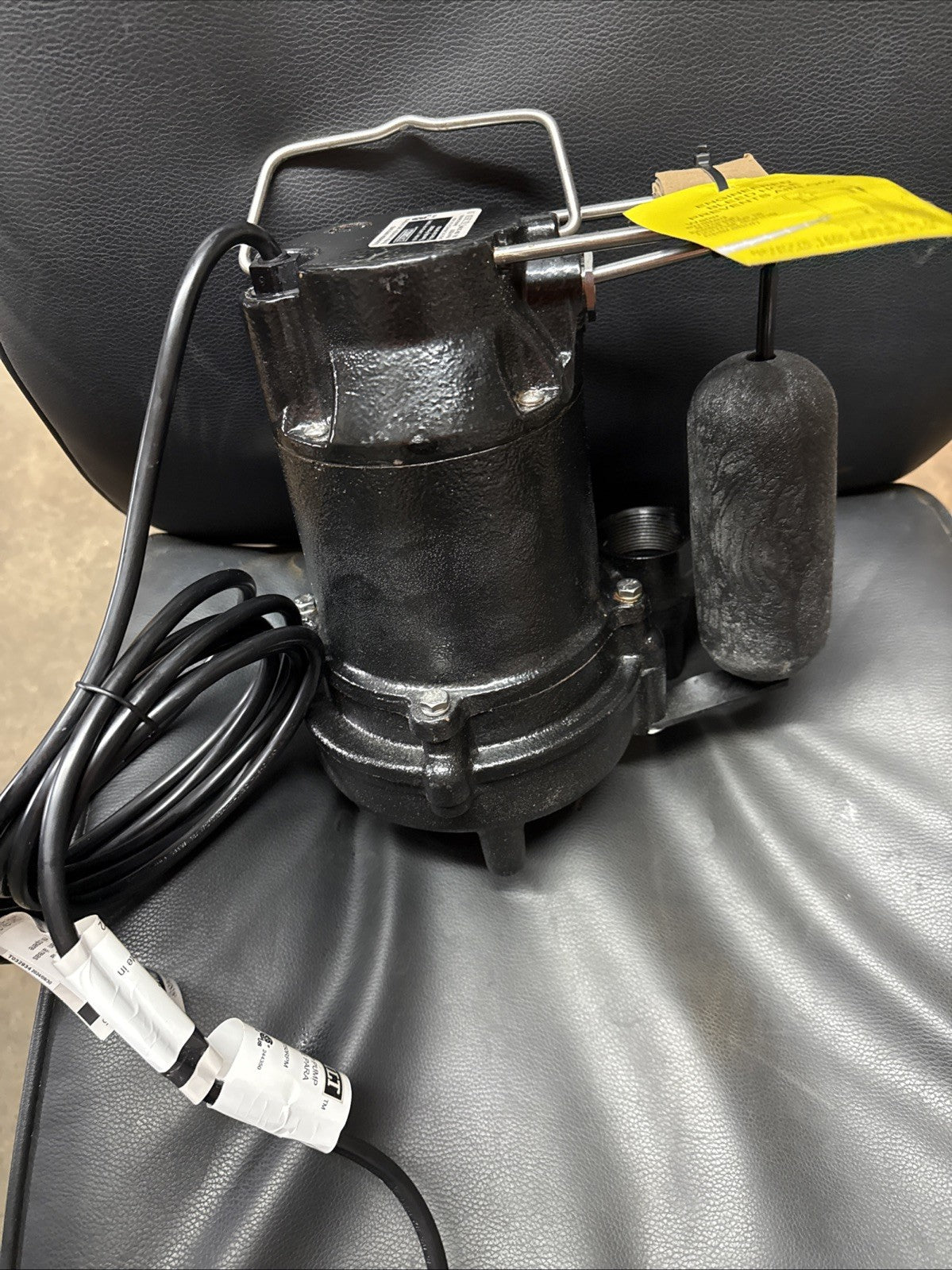 Everbilt 3/4HP Cast-Iron Pro-Grade Submersible Sump Pump 1004 120 345 HDS75