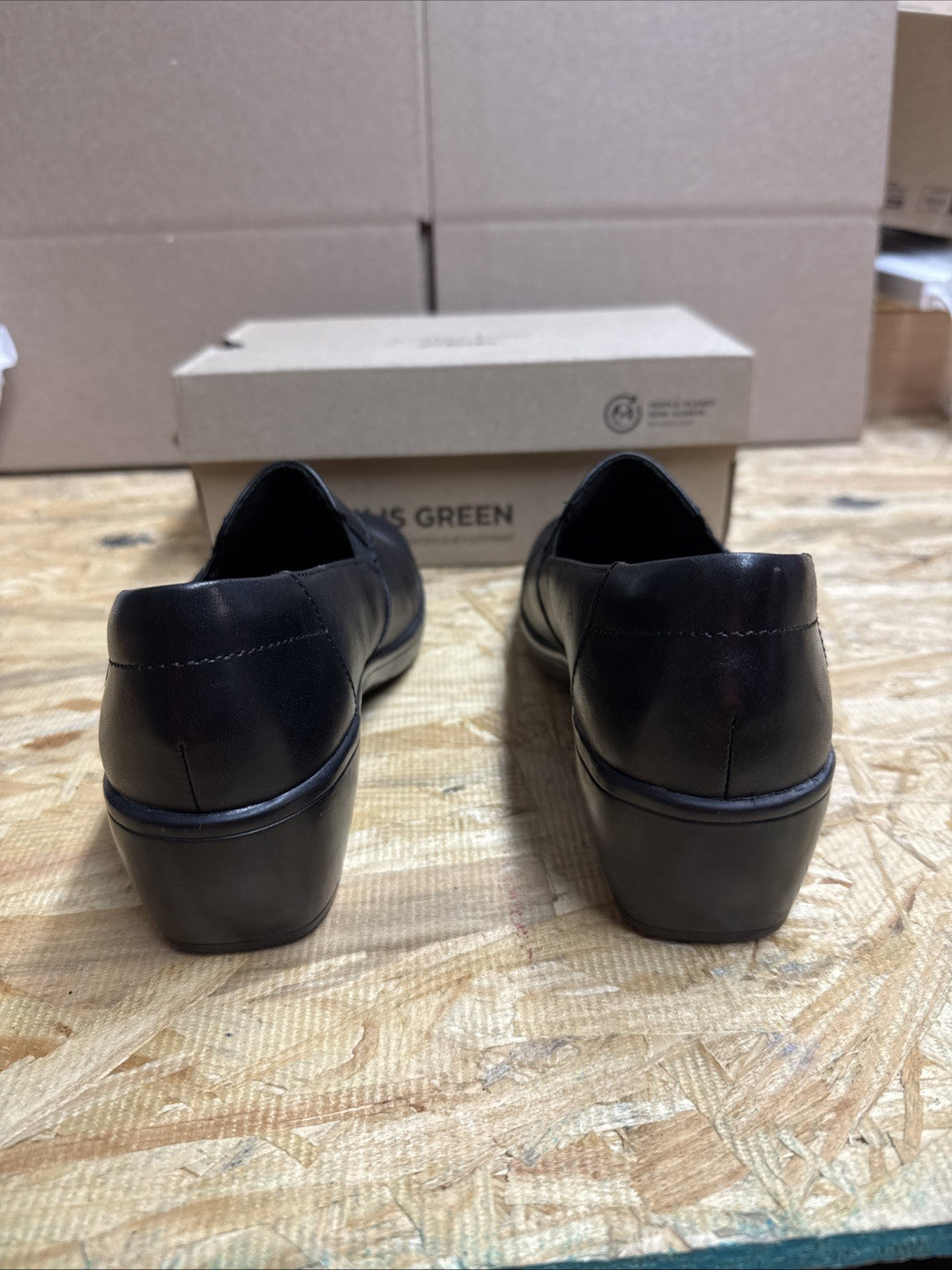 Clarks Womens May Marigold Black Heels Size 7 (2504229)