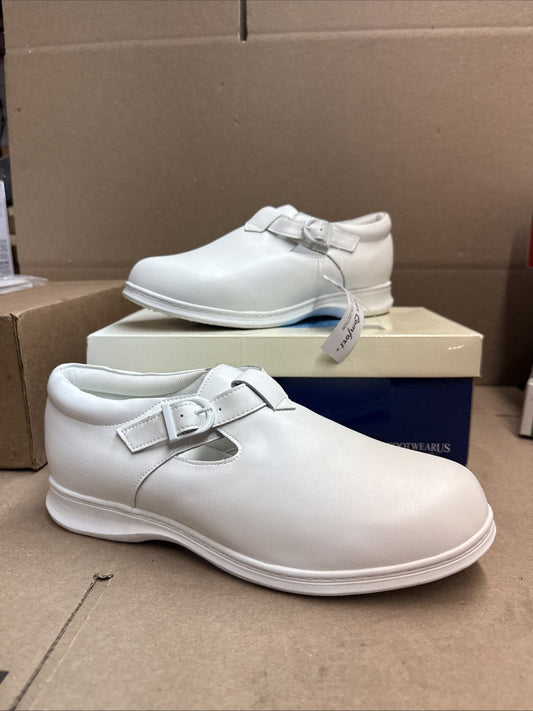 24 HOUR COMFORT Willa Women's Wide Width Leather Shoes size 10.5 nurse