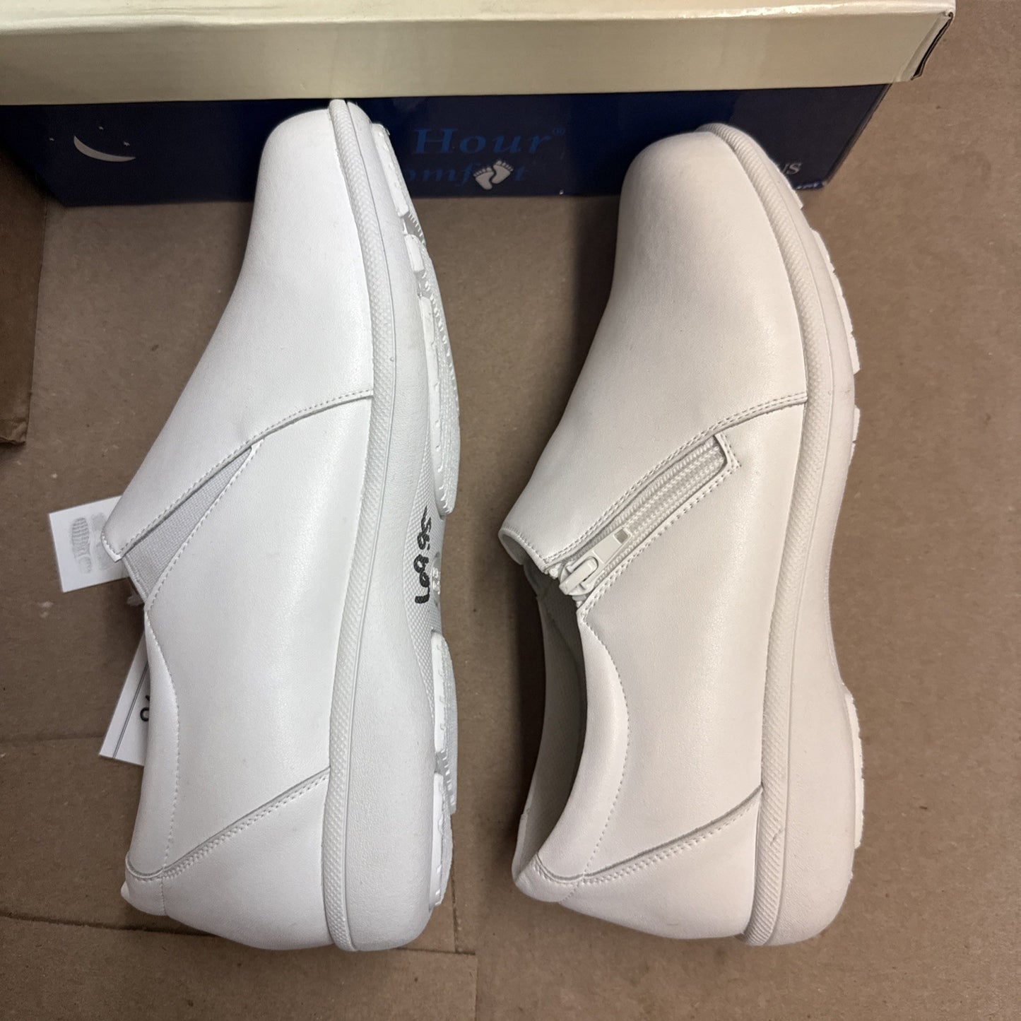 24 HOUR COMFORT Ester Women's 7.5 Wide Width Slip-On Leather Loafers Nurse