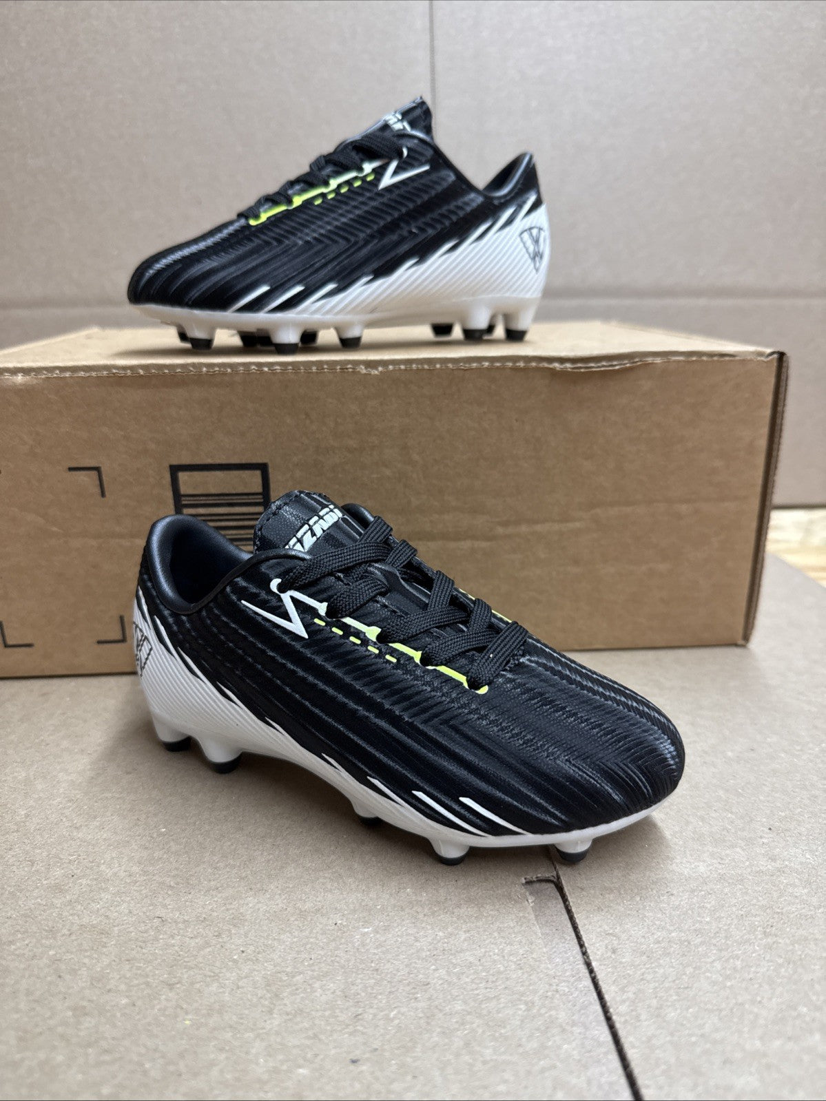 VIZARI unisex youth FG Soccer cleats Futbol Shoes Black White Size 9