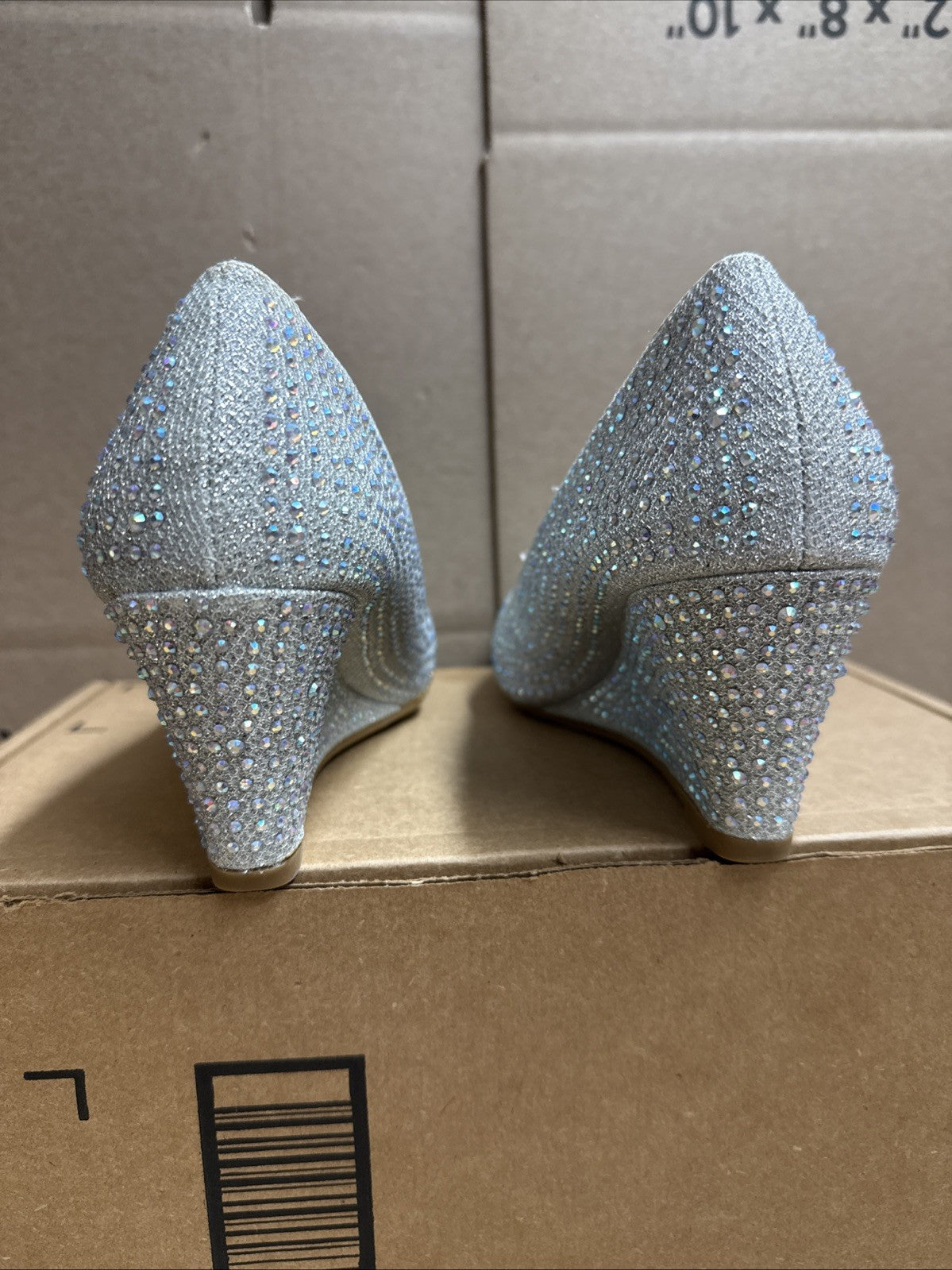 Forever women’s 9 low wedge heel shoe pump slip on comfort