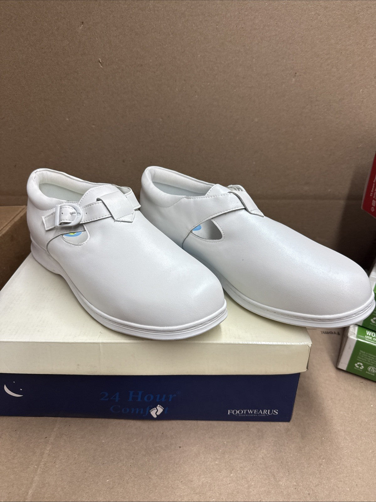 24 HOUR COMFORT Willa Women's Wide Width Leather Shoes size 10.5 nurse