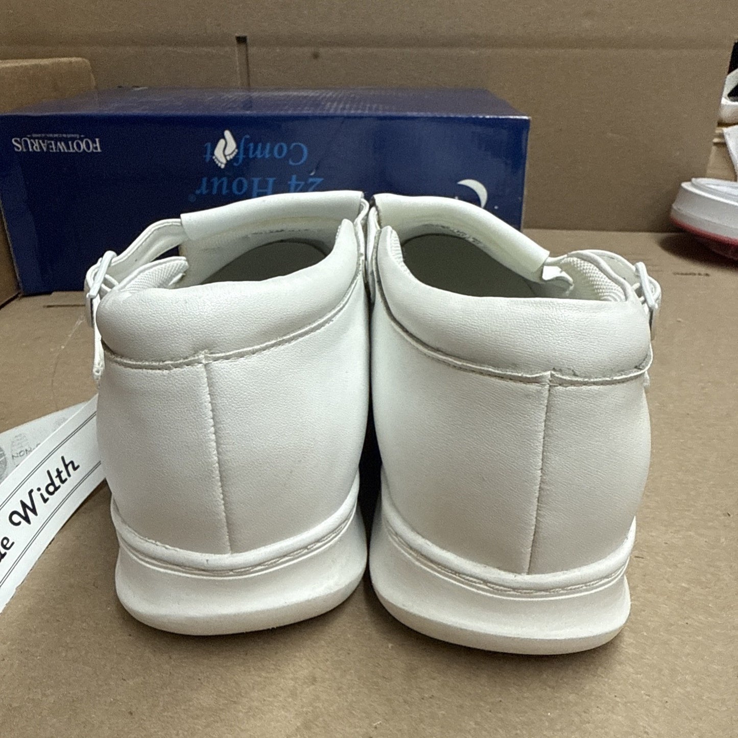 24 HOUR COMFORT Chloe Women's 10.5 WideWidth Moccasin Design Leather Shoes Nurse