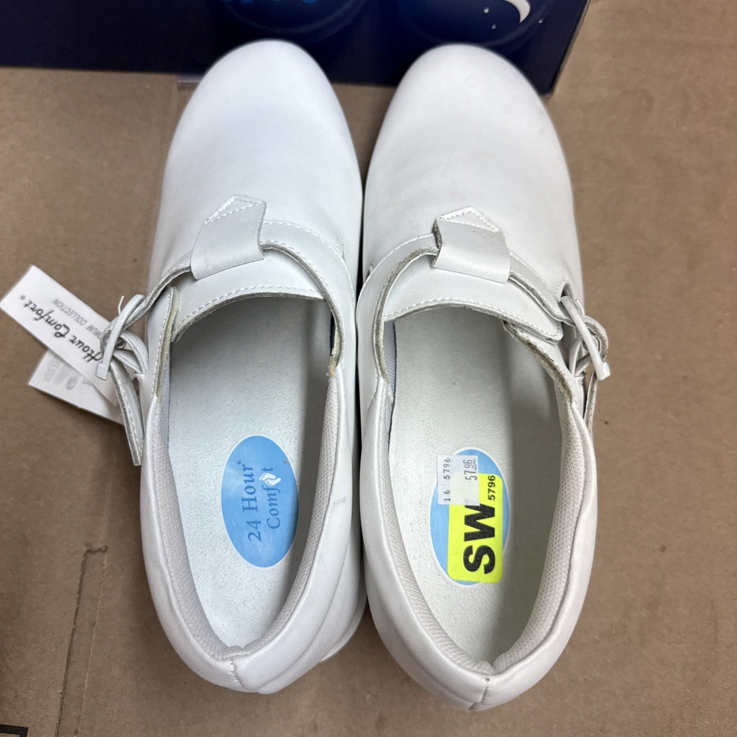 24 HOUR COMFORT Willa Women's Wide Width Leather Shoes size 8 nurse