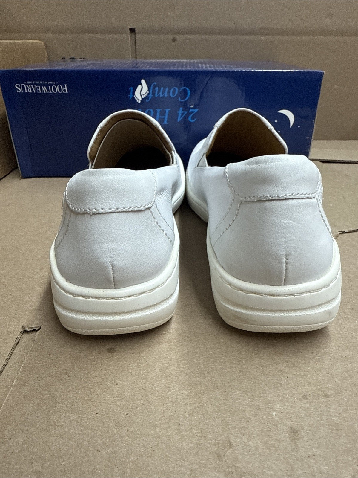 Nurse Mates Women's Slip-On Meredith Slip-Resistant Leather White Size 5.5M