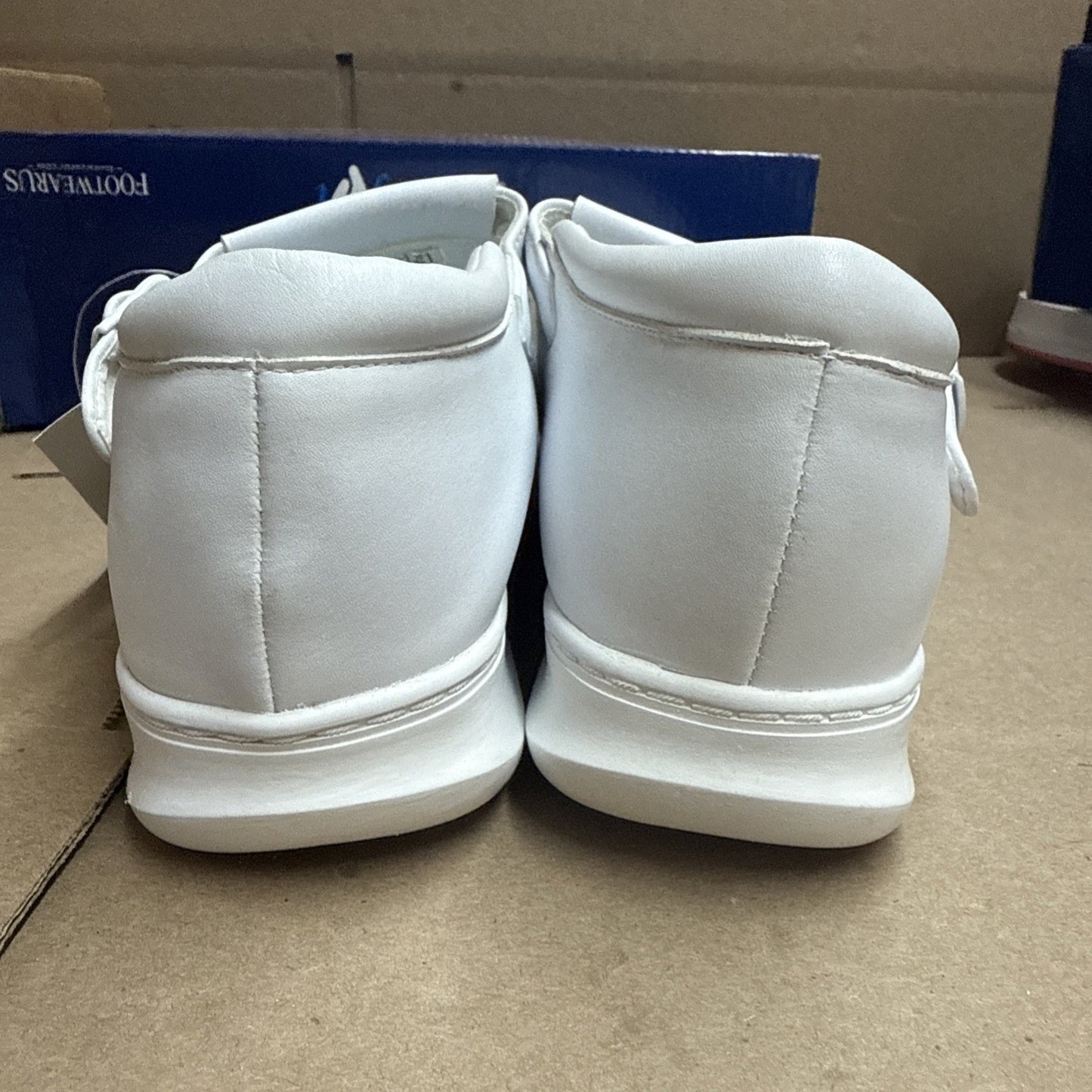 24 HOUR COMFORT Chloe Women's 8.5 Wide Width Moccasin Design Leather Shoes Nurse