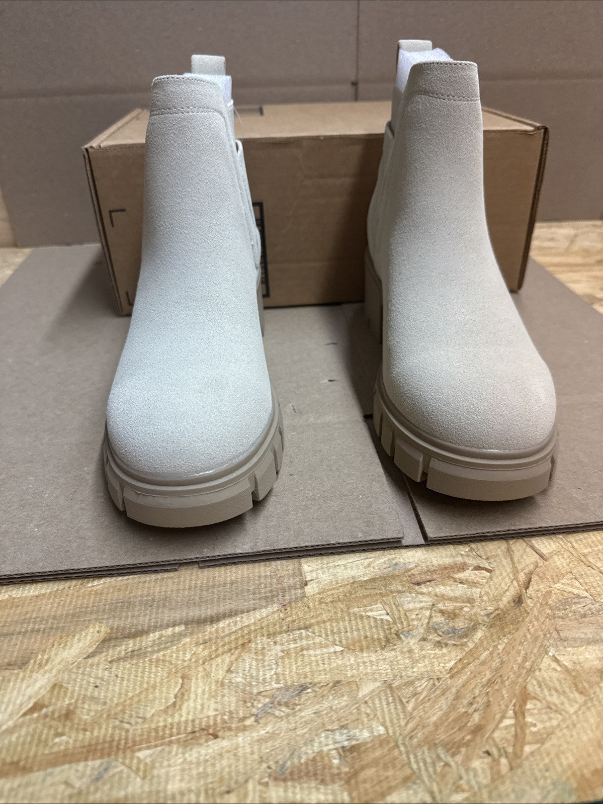 Athlefit Women's Chelsea Boots Lug Platform Chunky Heel Ankle Suede size 7.5