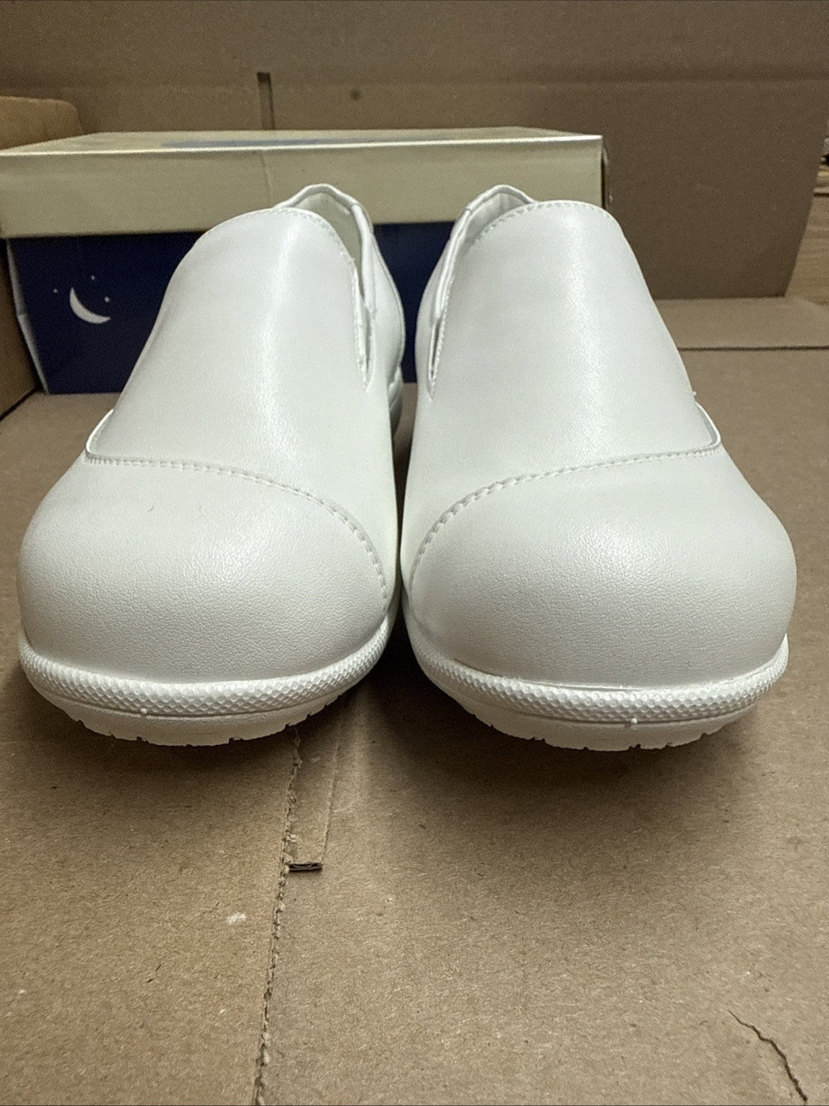 24 HOUR COMFORT Lila Women's 6.5 Wide Width Leather Slip-On Loafers Nurse