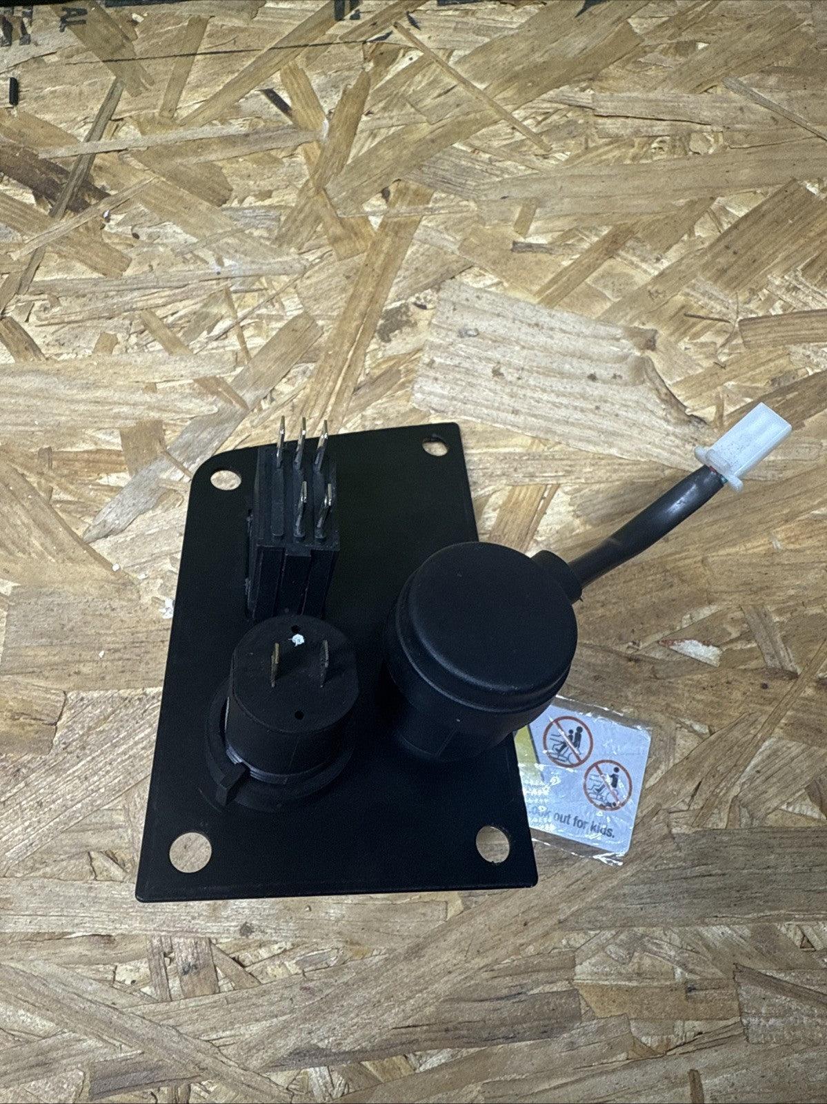 RYOBI 54Li 80V HP 54"  On/Off Key Switch, PTO, USB with a key included.