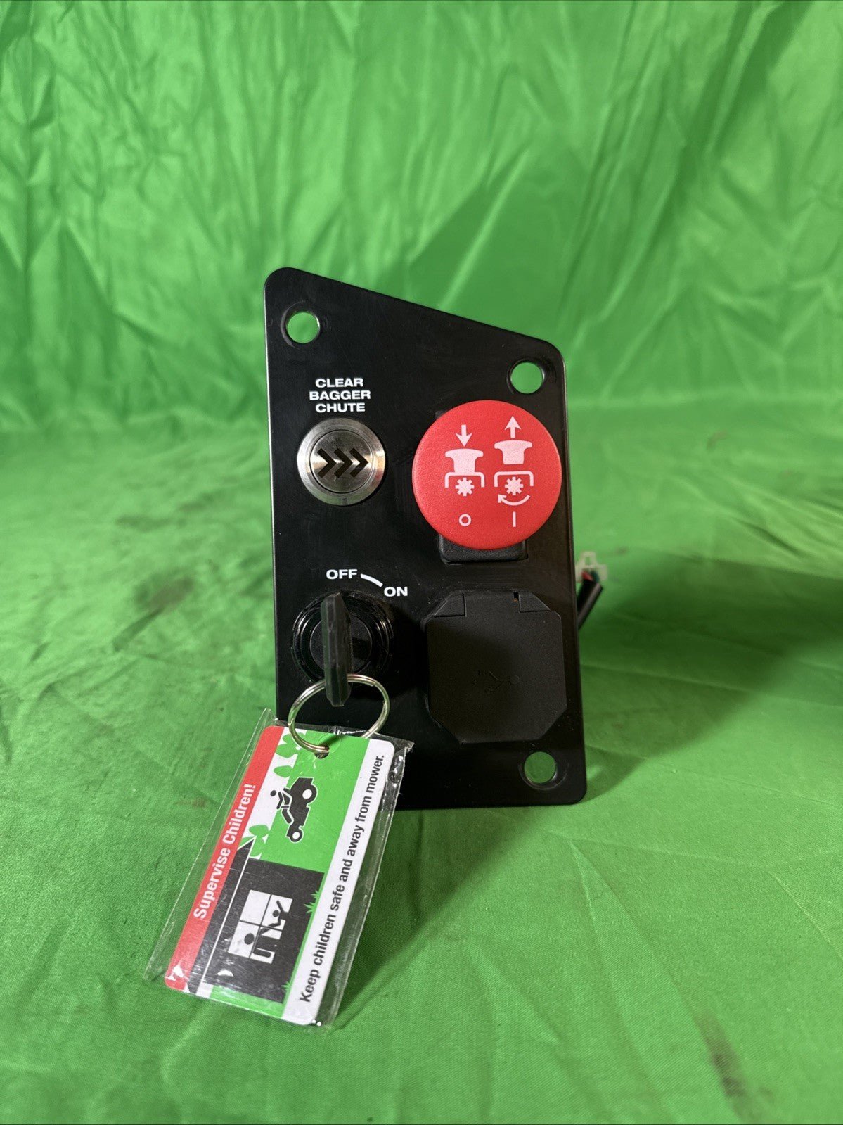 RYOBI Z30Li 80V HP 30" Key Switch, PTO, USB, Clear Bagger Chute. key included.