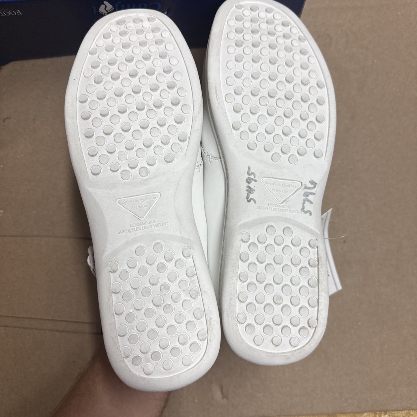 24 HOUR COMFORT Chloe Women's 10.5 WideWidth Moccasin Design Leather Shoes Nurse