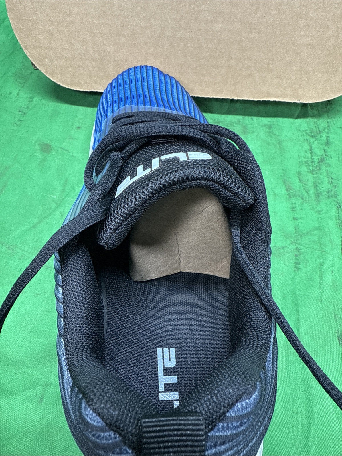 ELITE Men's Size 10 Wave Bowling Shoes - Lightweight, Breathable Knitted Uppers