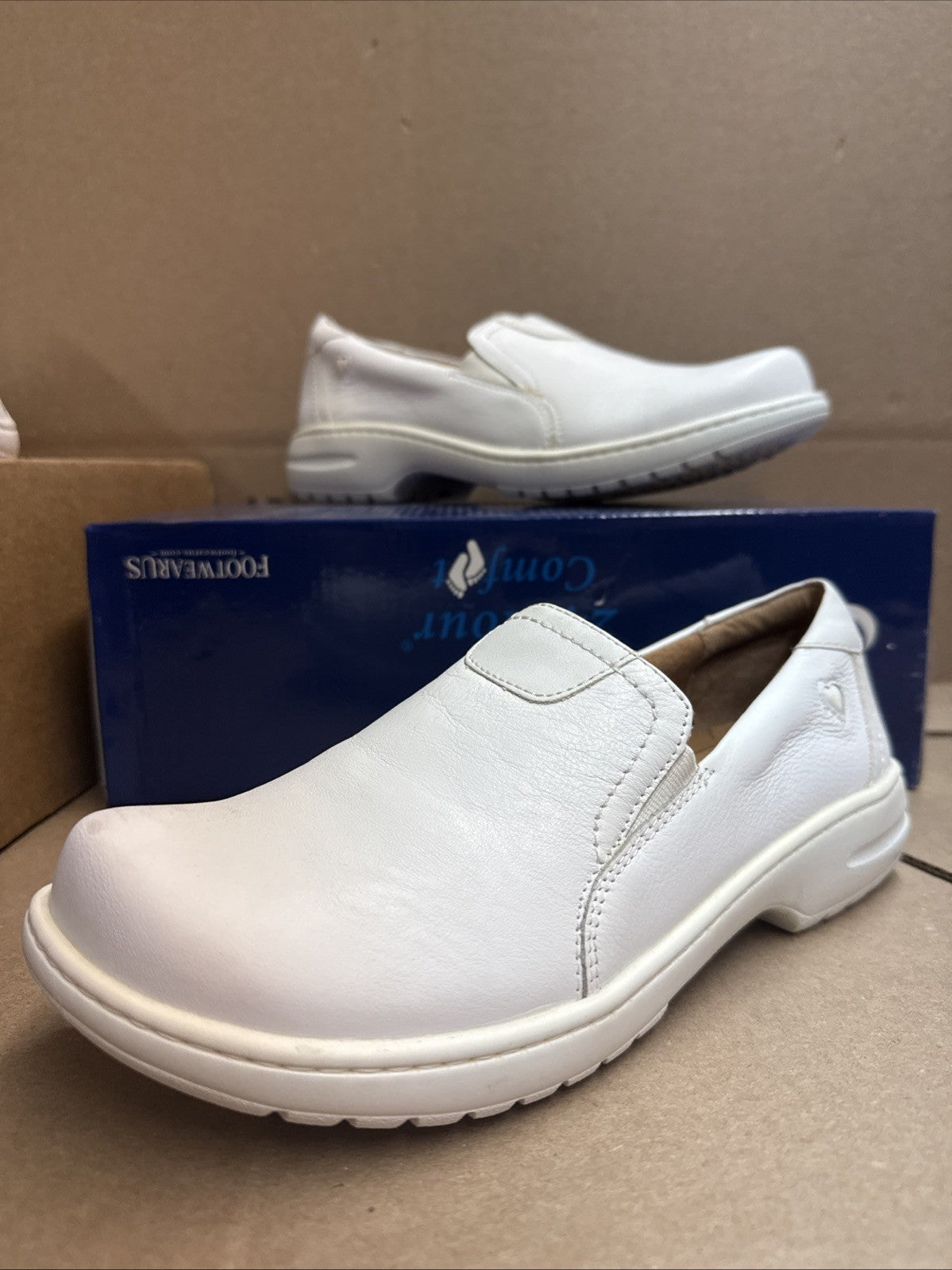Nurse Mates Women's Slip-On Meredith Slip-Resistant Leather White Size 6.5w
