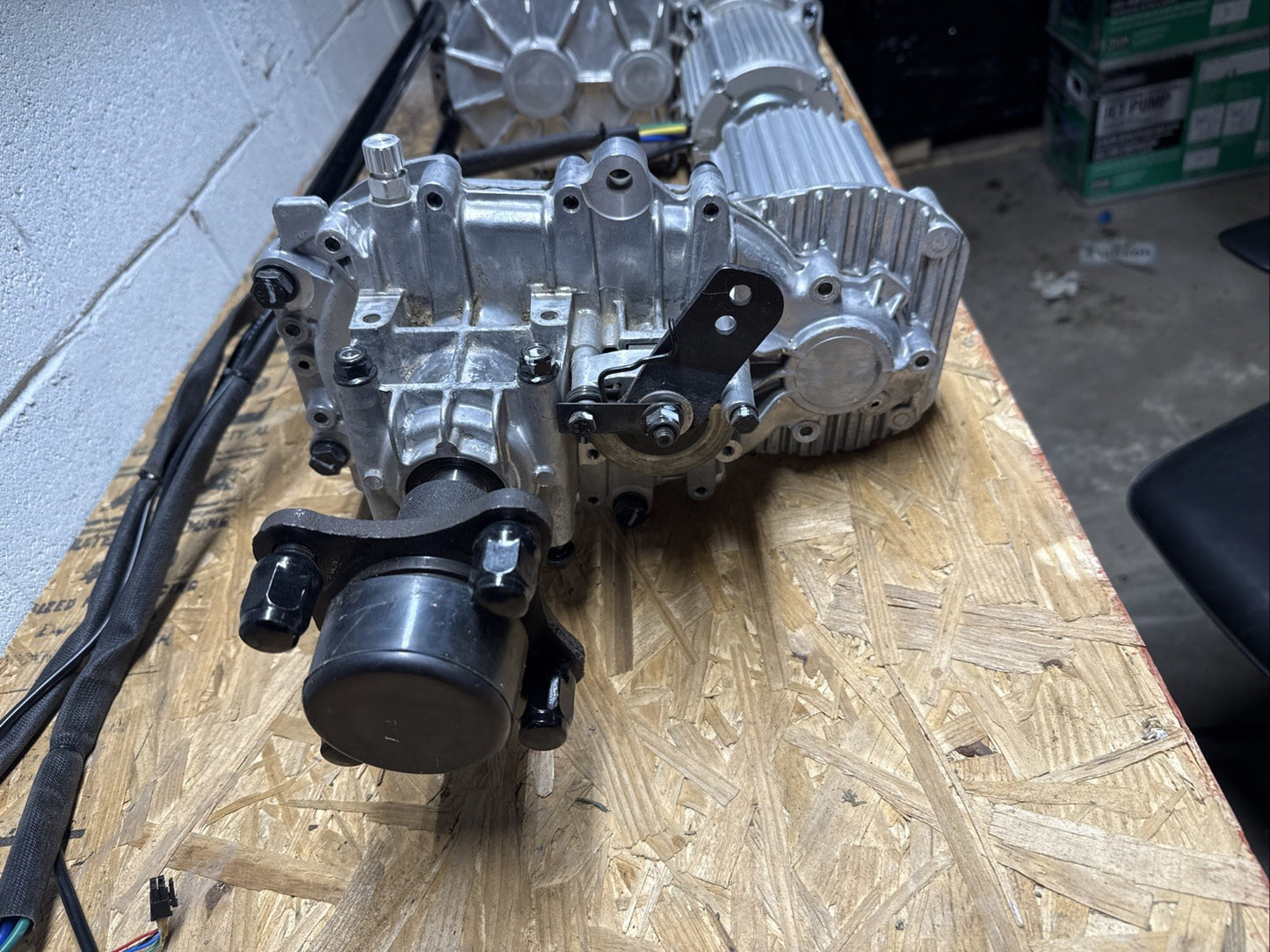 Complete Drive Motor & Transaxle Assembly Ryobi 42" Z42Li 80v Zero Turn Mower