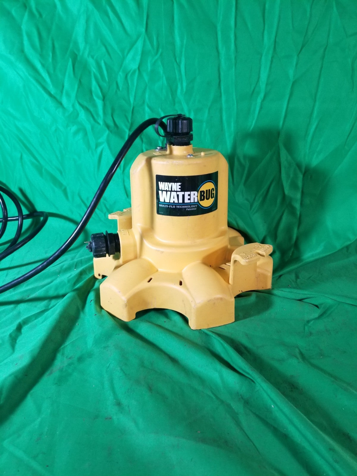 Wayne 1/6 HP WaterBUG Submersible Utility Pump with Multi-Flo Technology USED