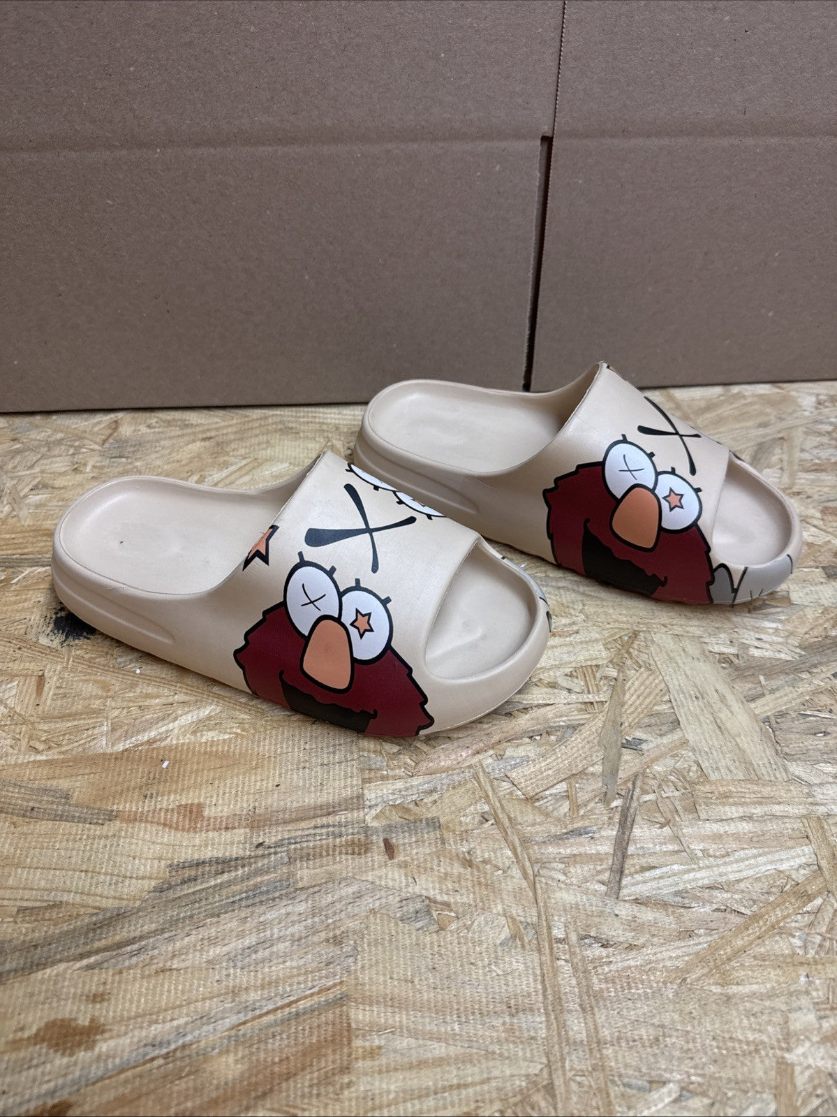 Elmo Slides Unisex. Rubber. Beach. Unbranded. Size 5 Men’s 6 Women’s 36 EU