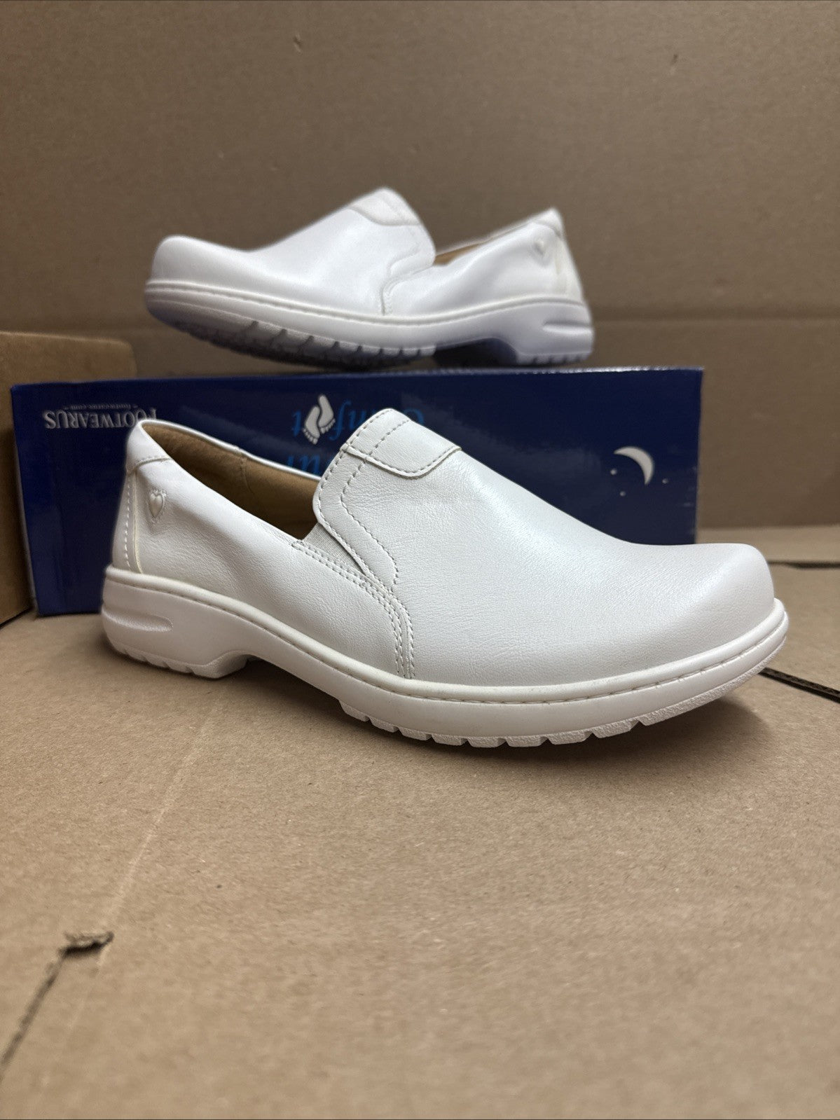Nurse Mates Women's Slip-On Meredith Slip-Resistant Leather White Size 7.5W
