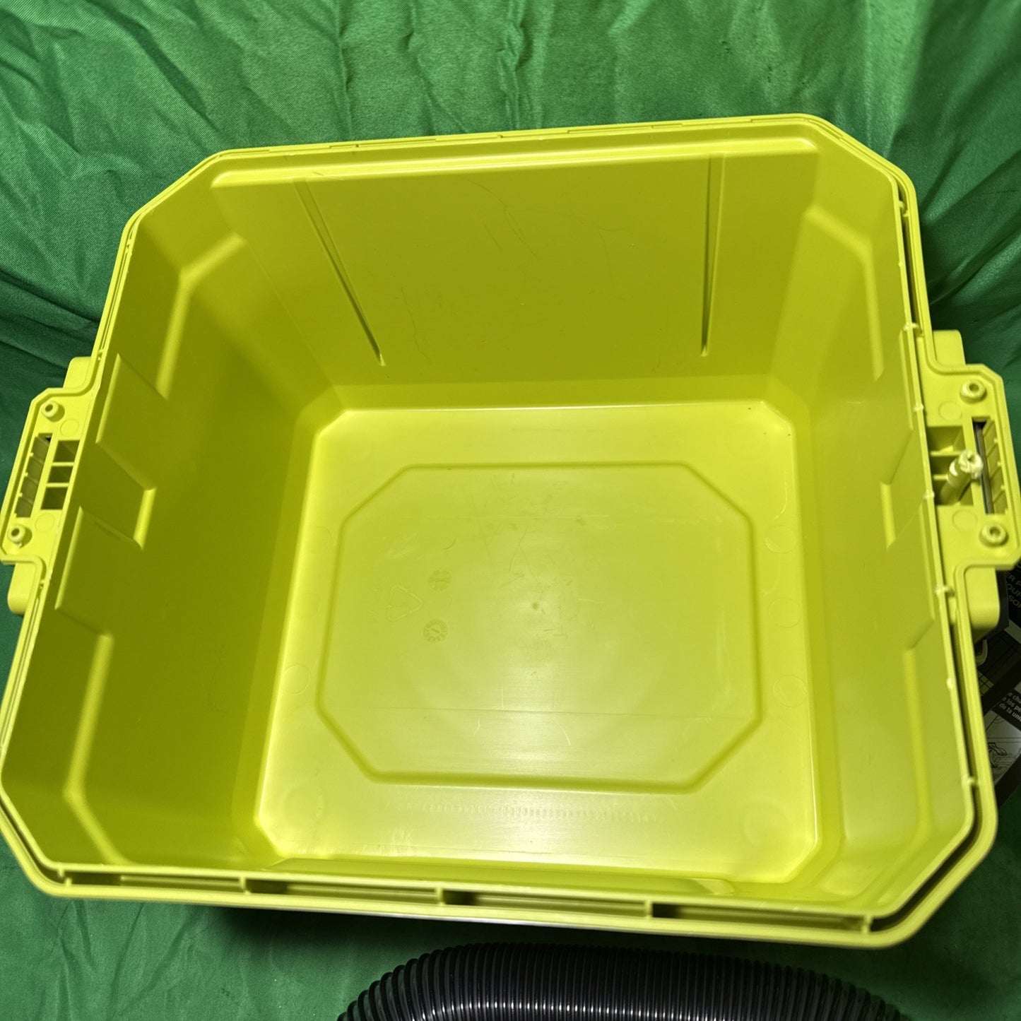 RYOBI 18V Cordless 1 Gal. Wet/Dry Vacuum TOOL ONLY PCL733B