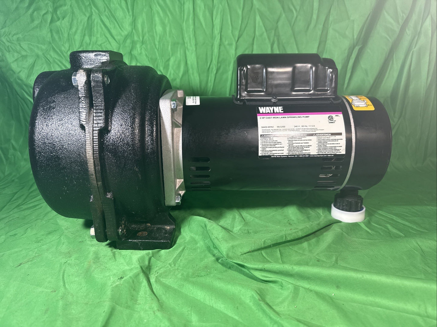 Wayne 2 HP Permanent Lawn Sprinkler Pump New Open Box Dent In Cover*