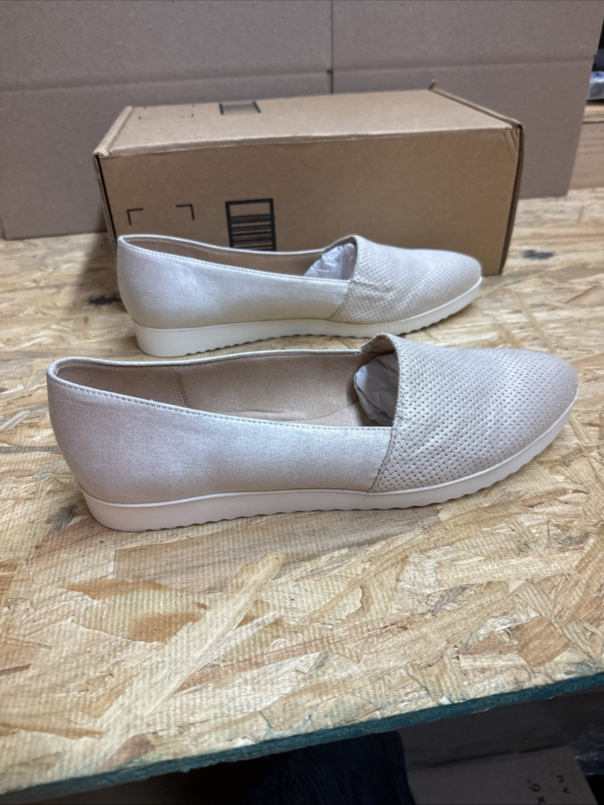 Womens Size 9.5 W Life Stride Bloom 2 Flats, Slip On Shoes NEW