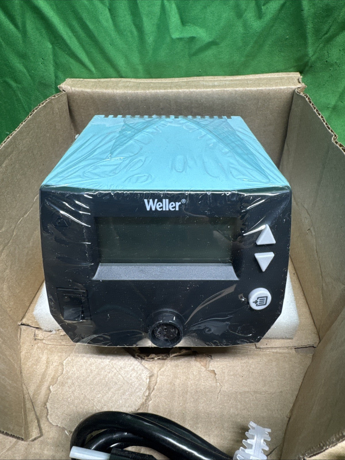 Weller We1010na 70 Watt Digital Soldering Station - 110/120 Volt