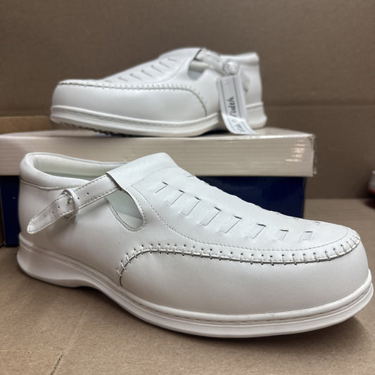 24 HOUR COMFORT Chloe Women's 10.5 WideWidth Moccasin Design Leather Shoes Nurse