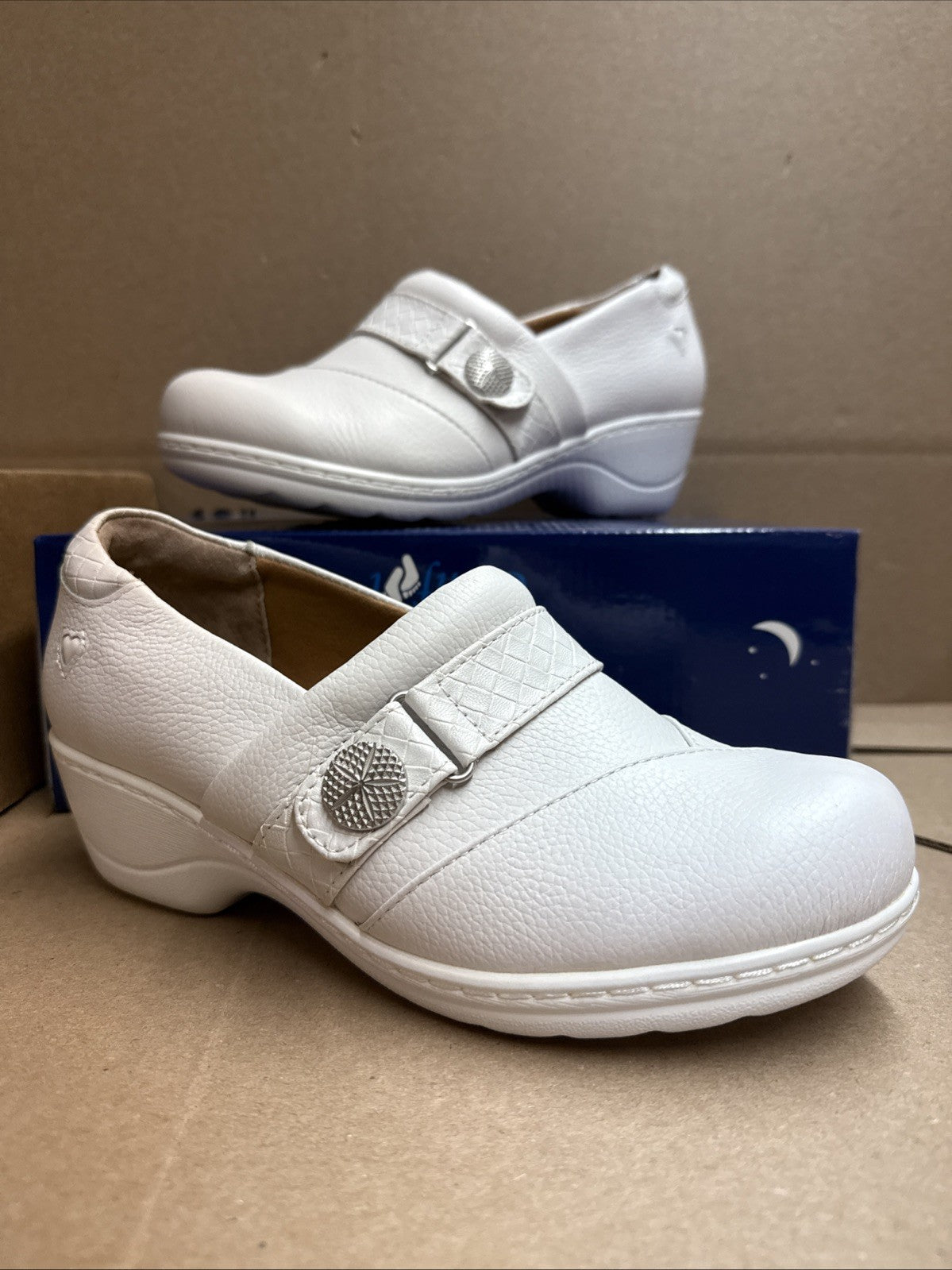 Women’s Nurse Mates Kris pillowTop lightweight Clog 8.5W White Leather