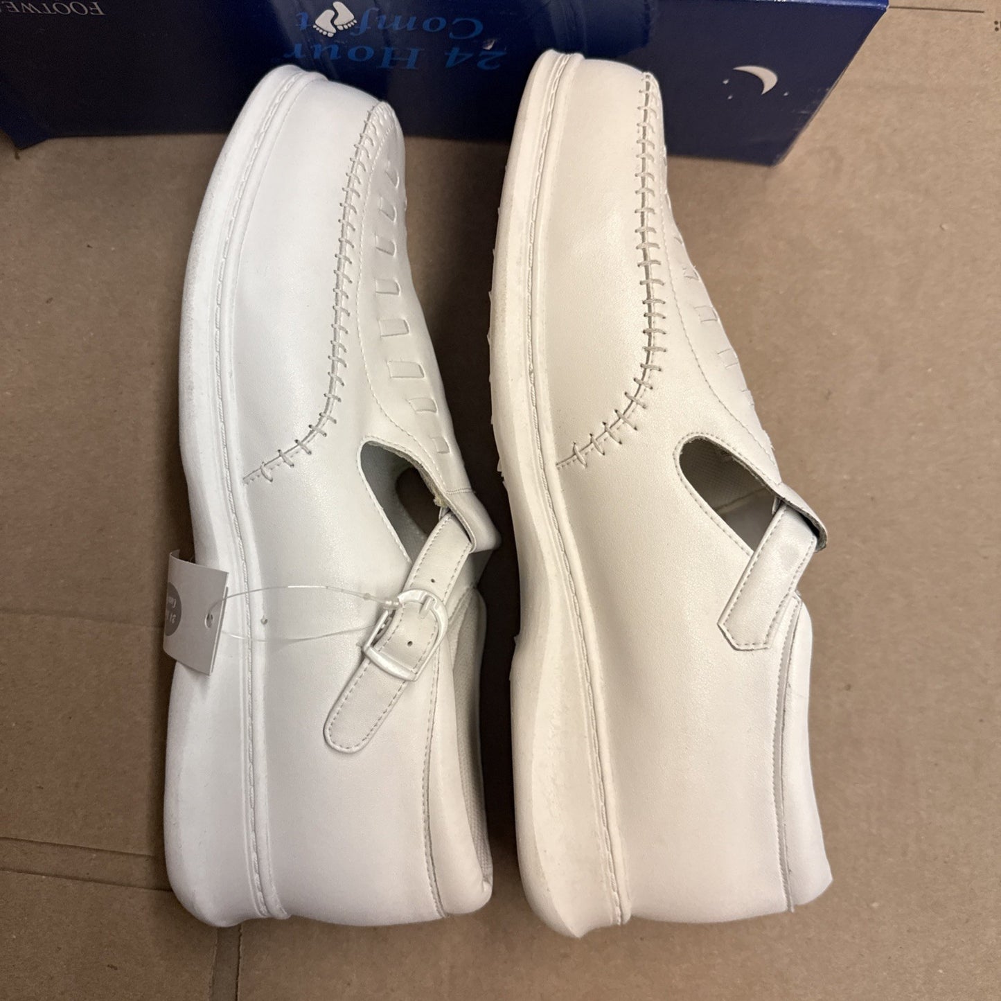 24 HOUR COMFORT Chloe Women's 10.5 WideWidth Moccasin Design Leather Shoes Nurse