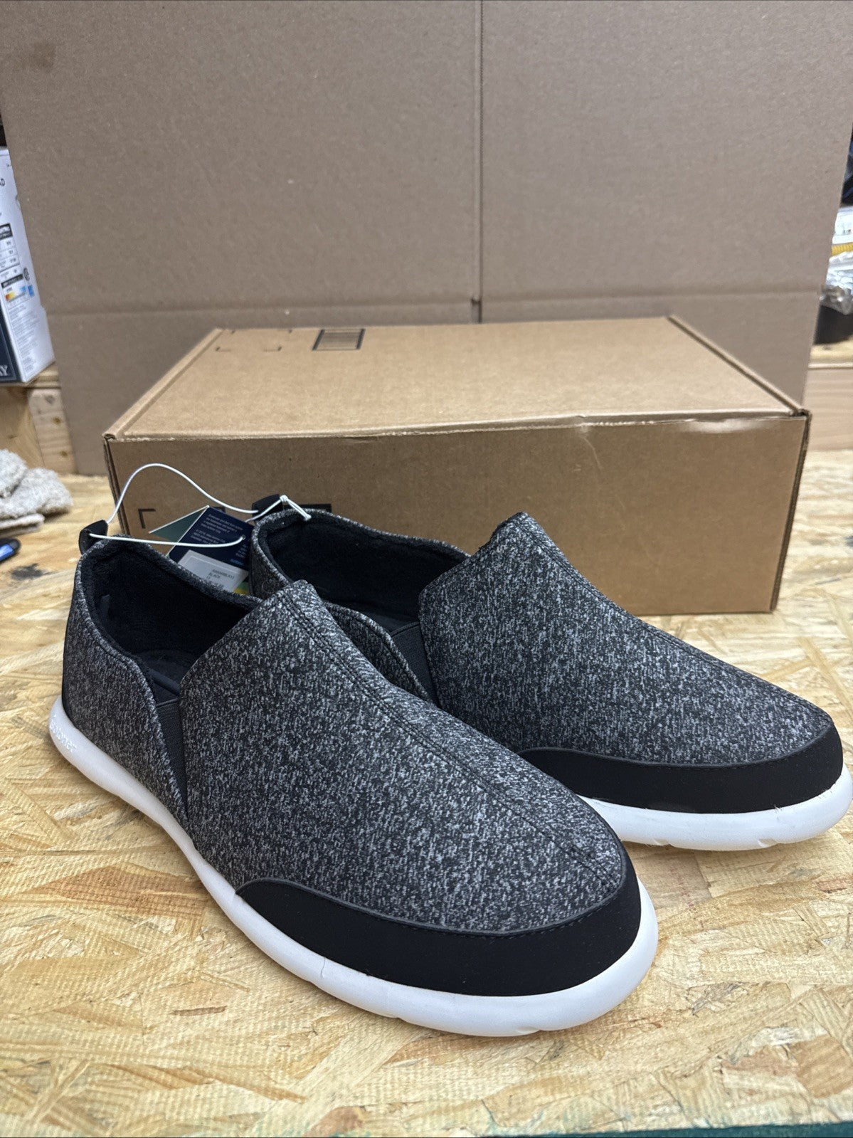 Isotoner Signature Men's Zenz Sport-Knit Indoor/Outdoor Slippers Black 13