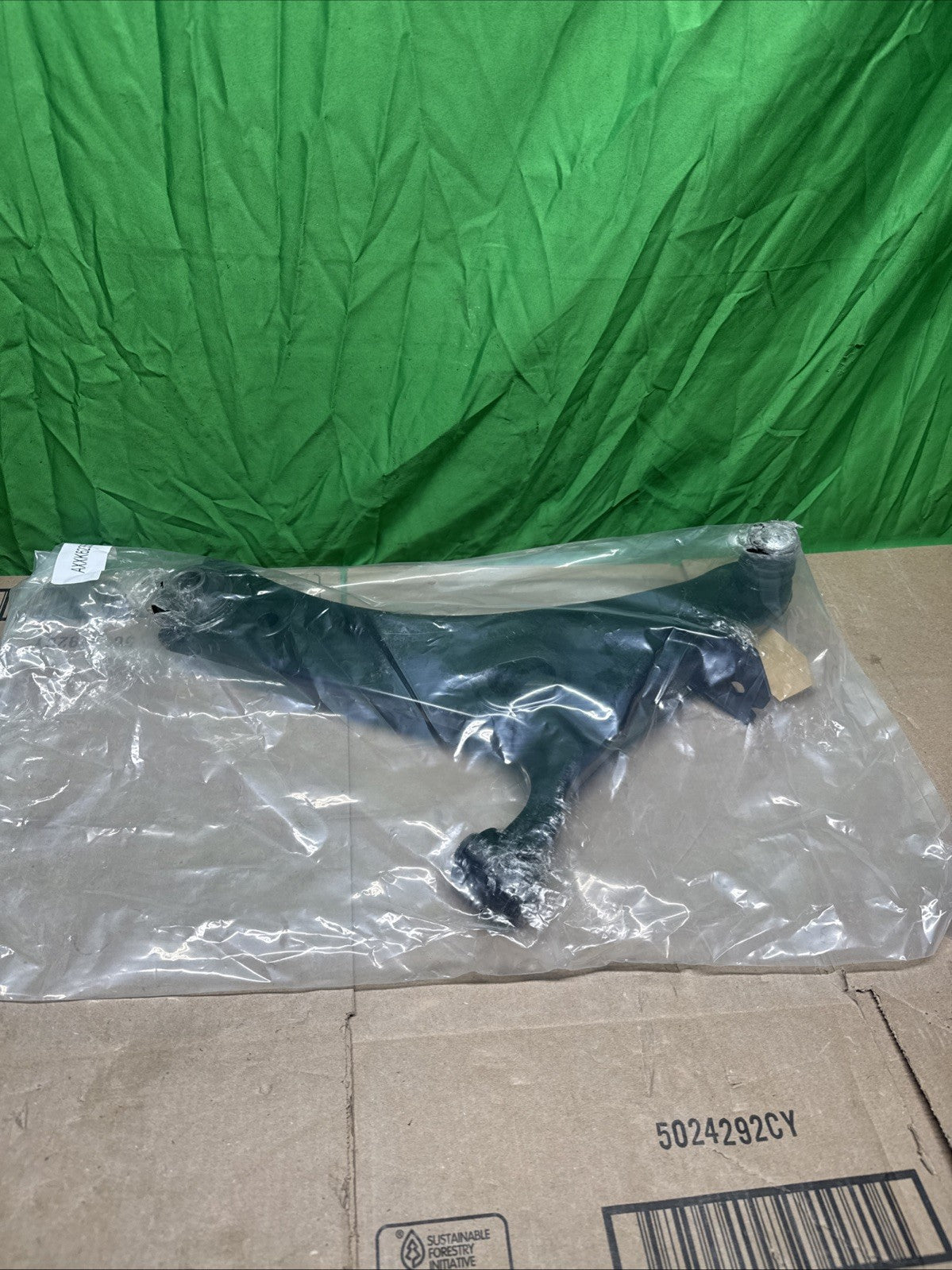 Suspension Control Arm and Ball Joint Assembly Moog RK623561