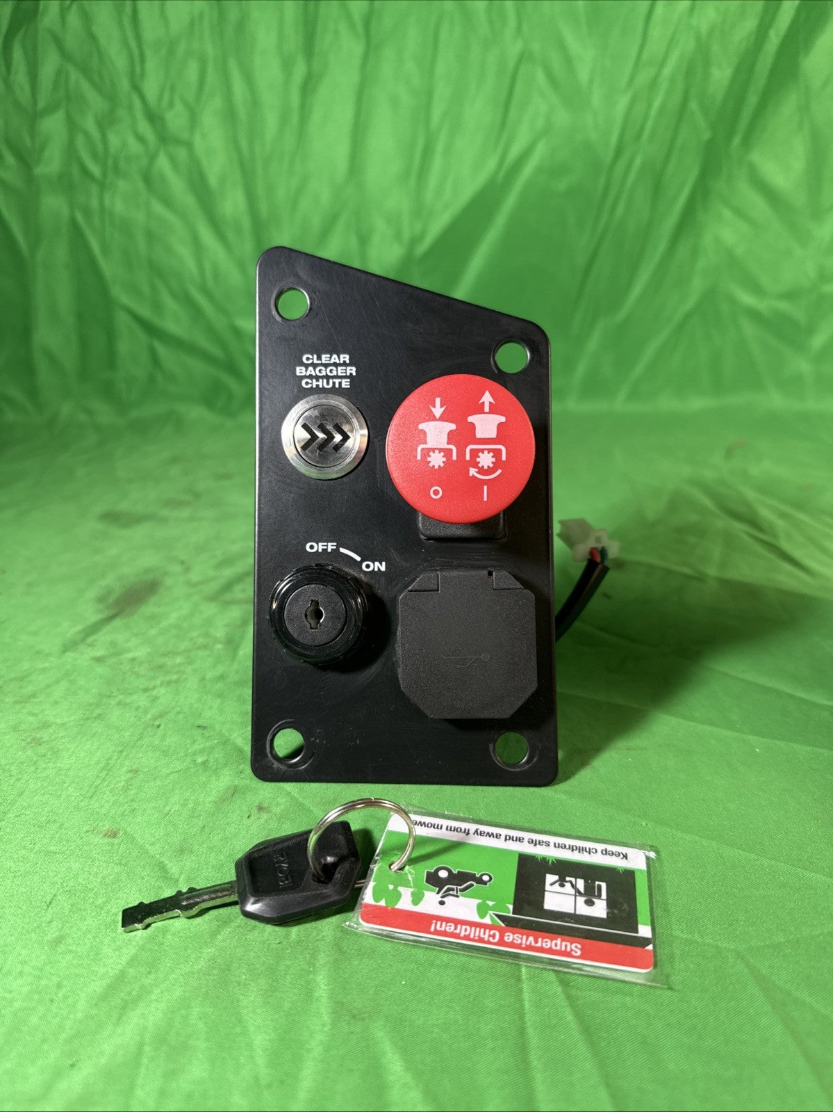 RYOBI Z30Li 80V HP 30" Key Switch, PTO, USB, Clear Bagger Chute. key included.