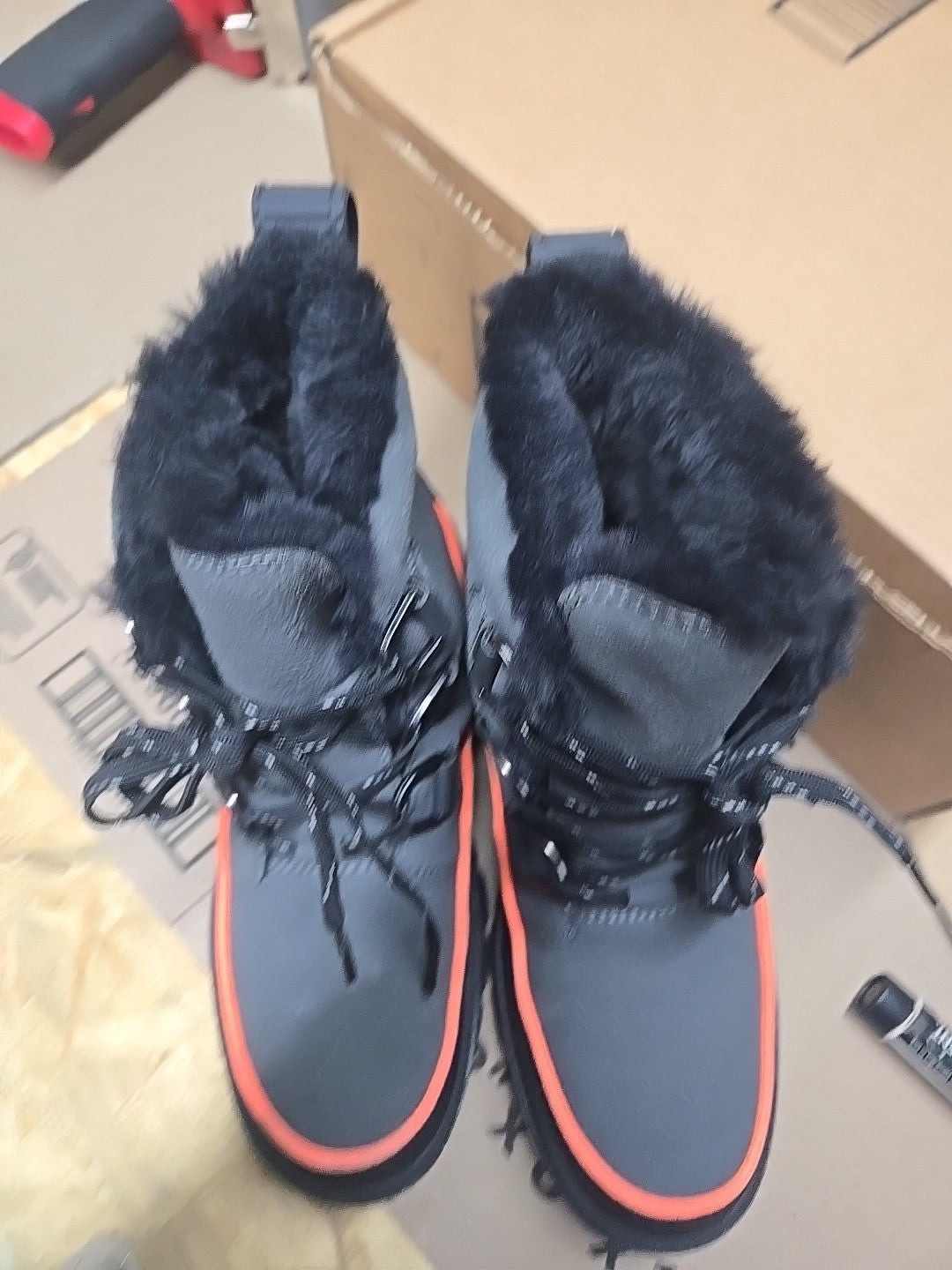 R Cord womens hiking boots fur liner size 6