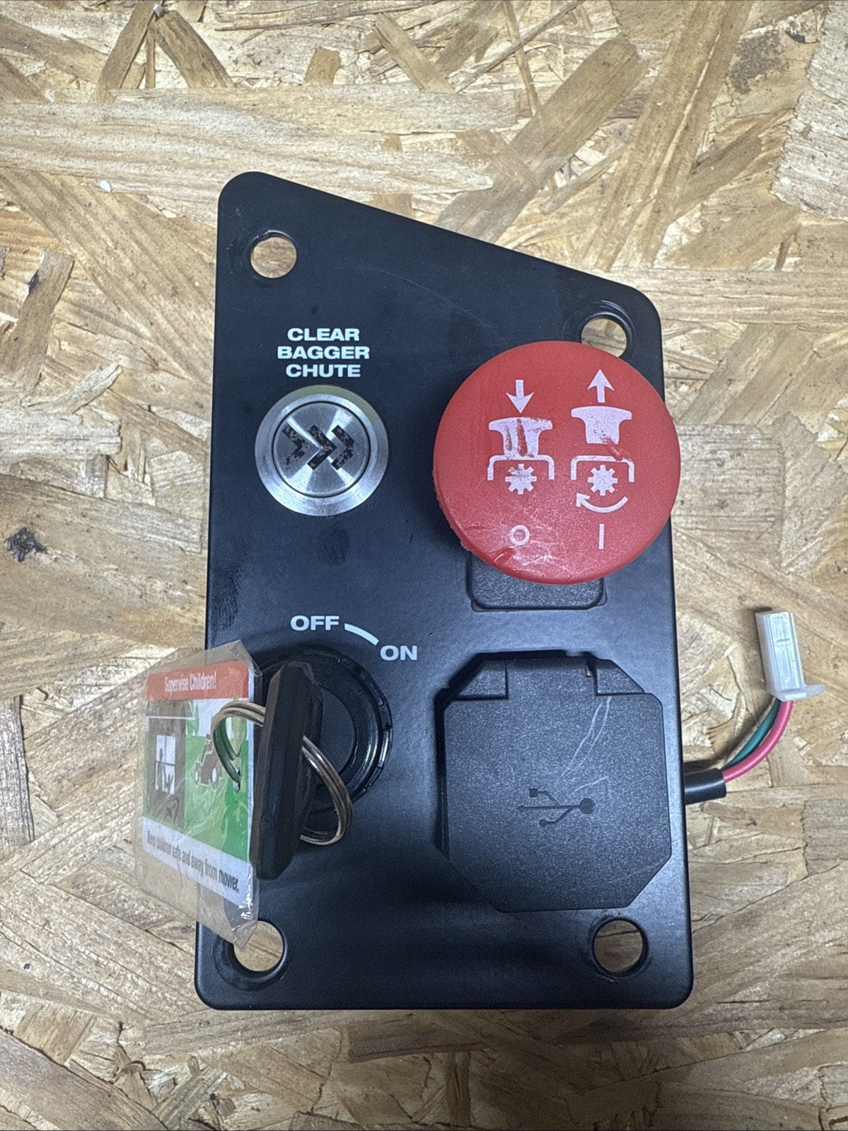 RYOBI Z30Li 80V HP 30" Key Switch, PTO, USB, Clear Bagger Chute. key included.