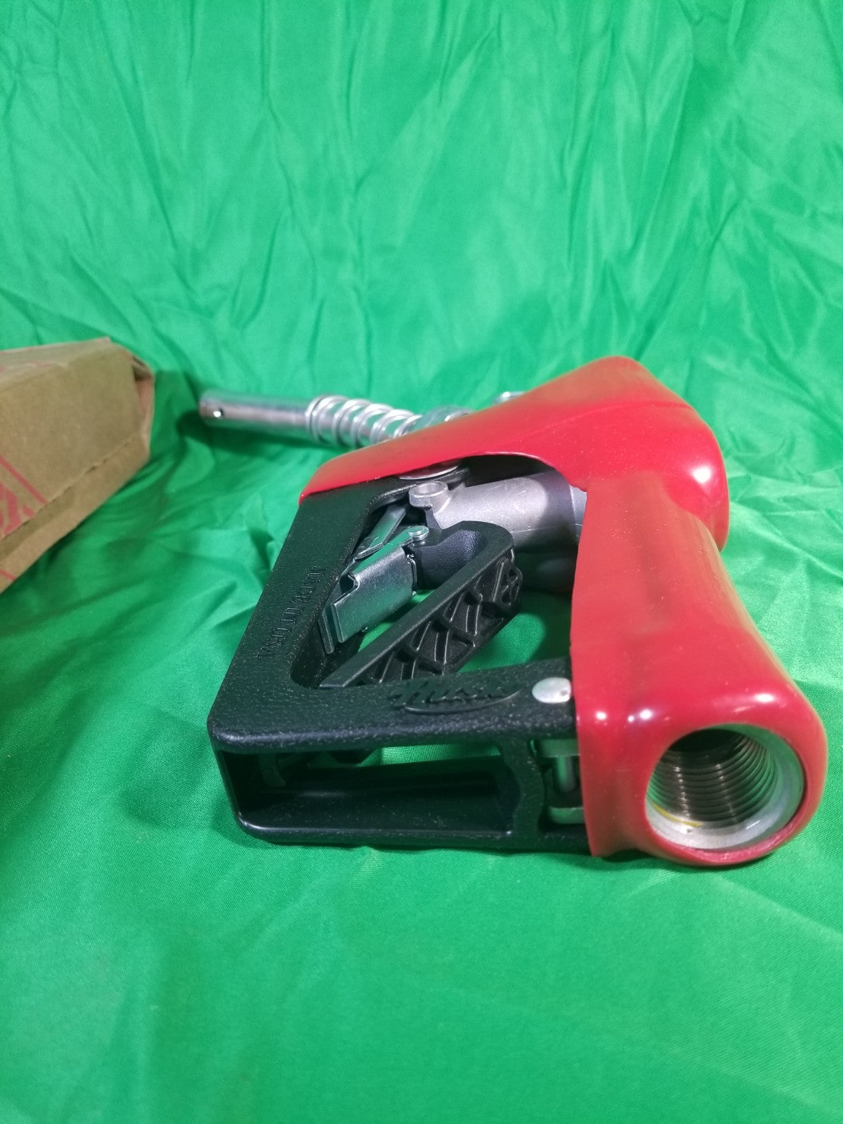 Husky 337004N-02 New XFS Unleaded Nozzle with 3-Notch Hold Open Clip, Full Gr...