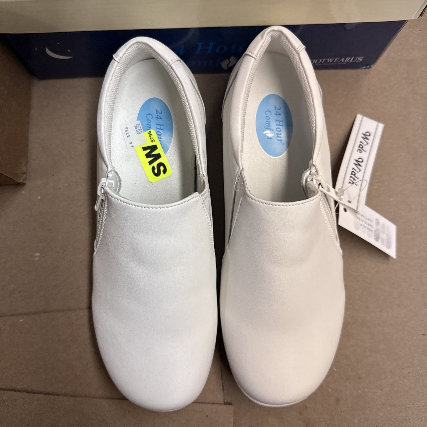 24 HOUR COMFORT Ester Women's 7.5 Wide Width Slip-On Leather Loafers Nurse